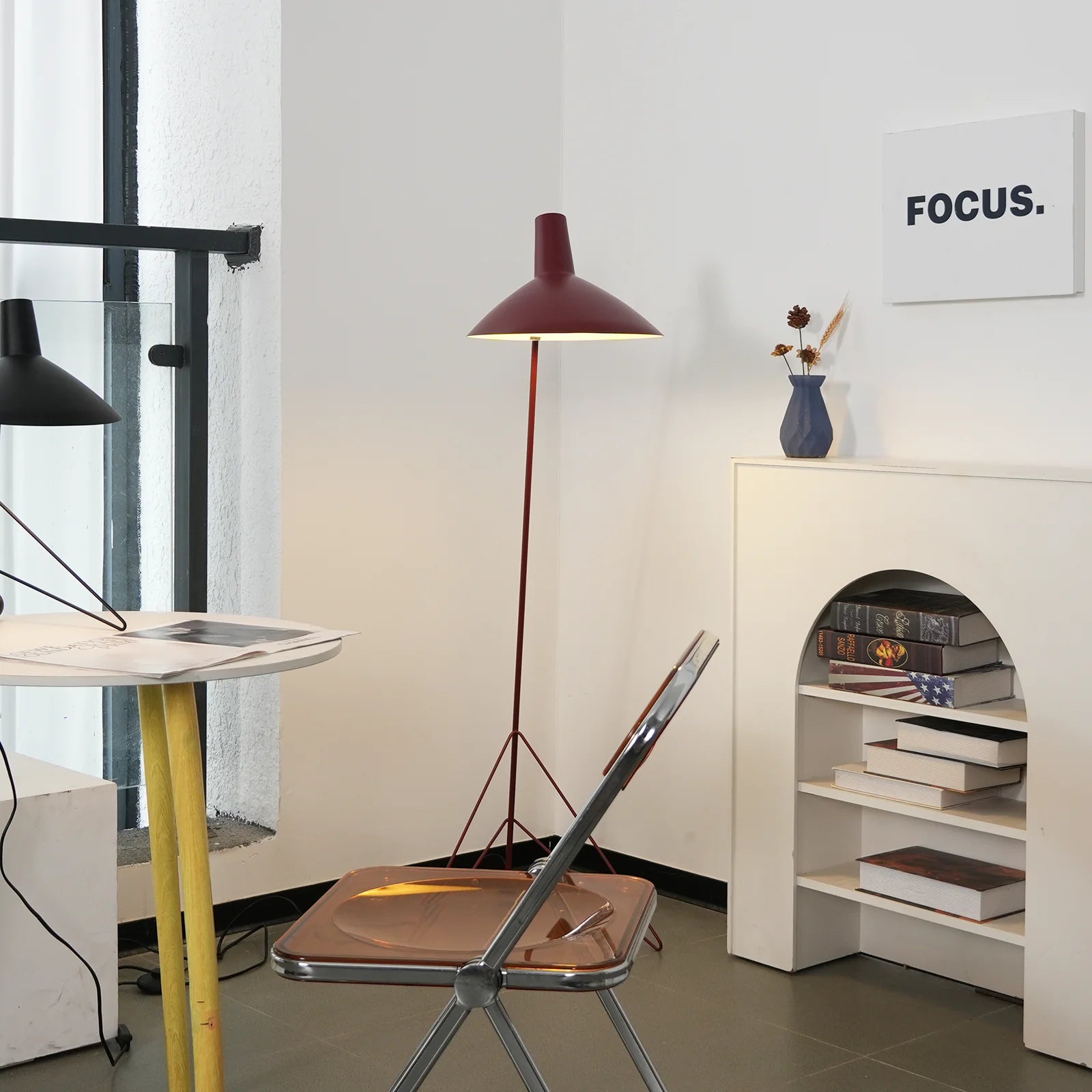 Tripod HM8 Floor Lamp - Nuvé