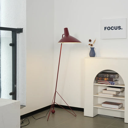 Tripod HM8 Floor Lamp - Nuvé