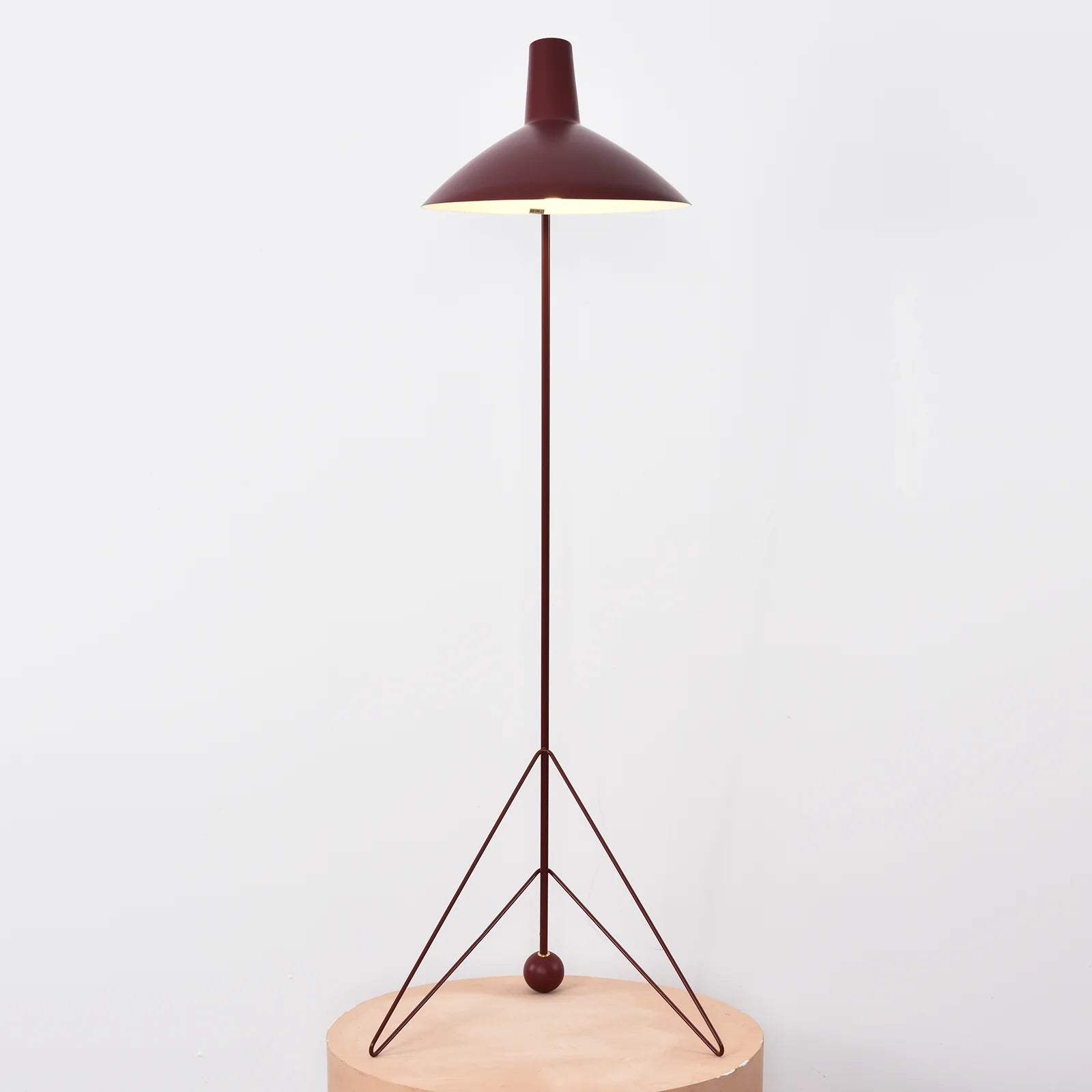 Tripod HM8 Floor Lamp - Nuvé