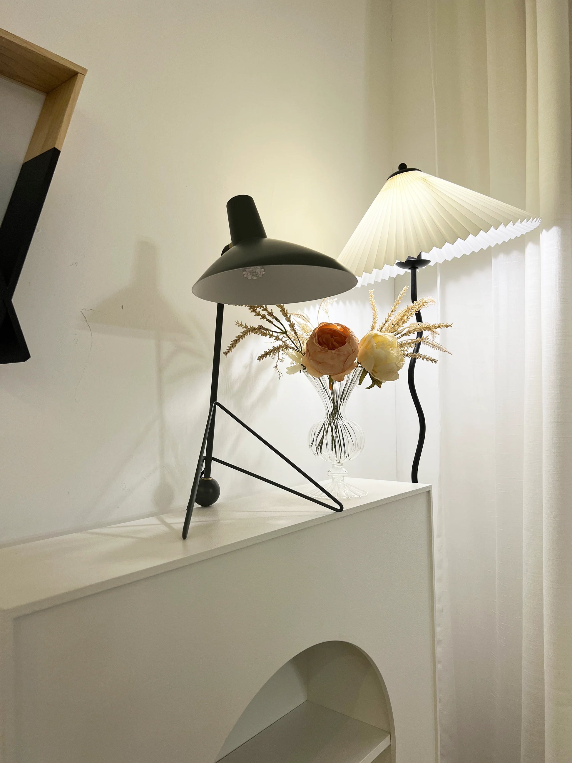 Tripod HM9 Simple Table Lamp - Nuvé