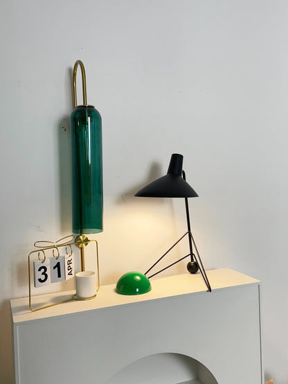 Tripod HM9 Simple Table Lamp - Nuvé