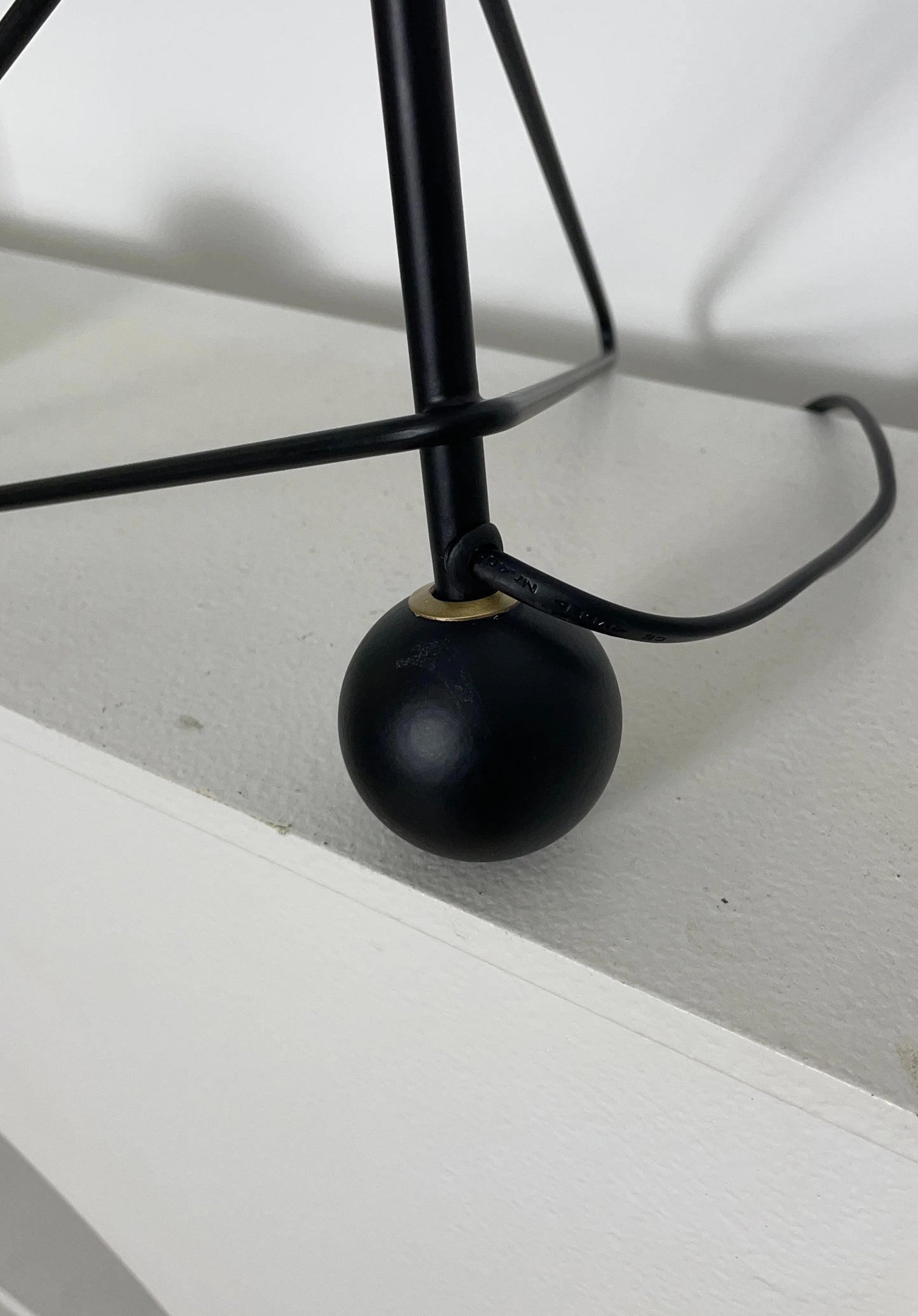 Tripod HM9 Simple Table Lamp - Nuvé