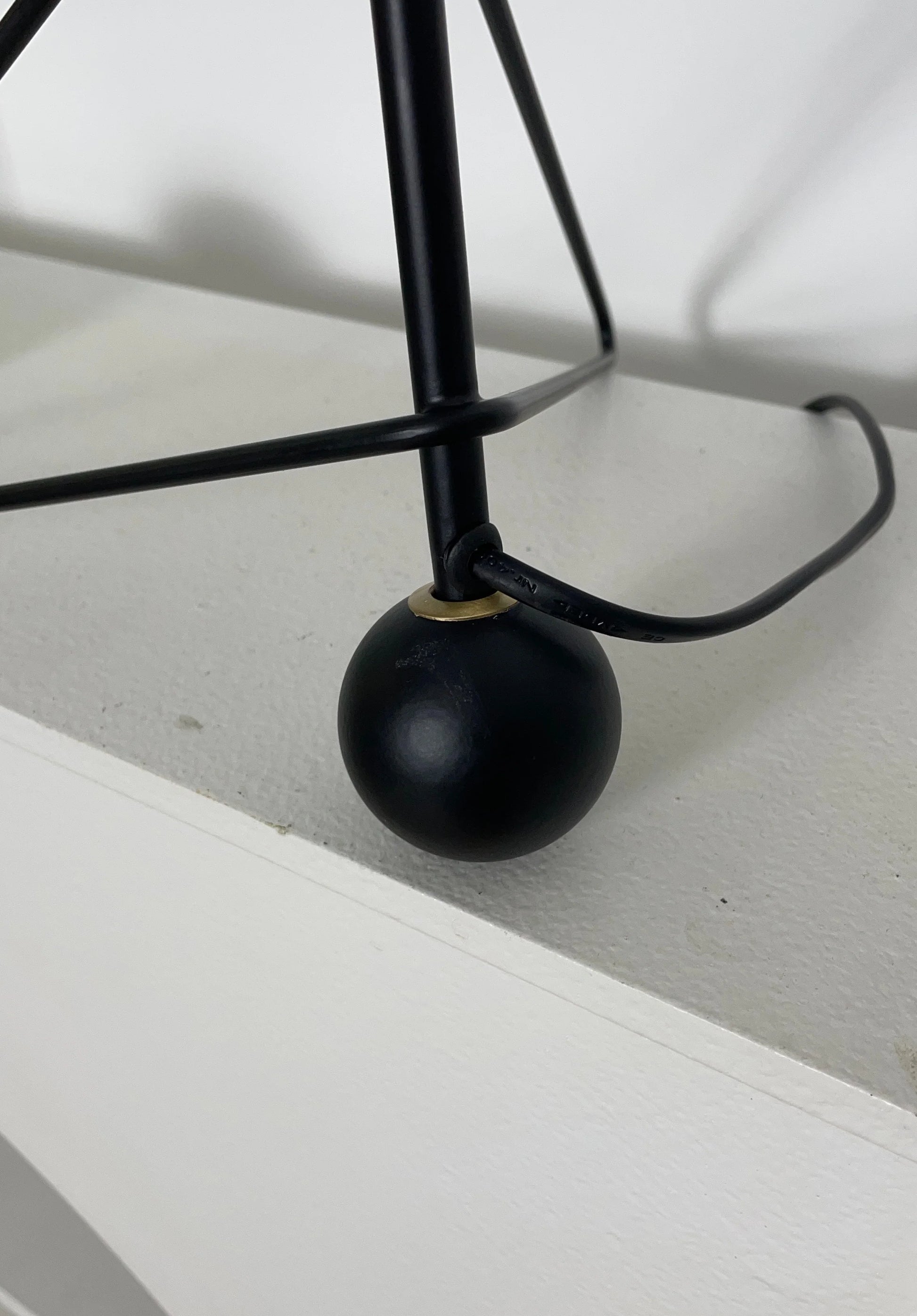 Tripod HM9 Simple Table Lamp - Nuvé