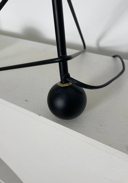 Tripod HM9 Simple Table Lamp