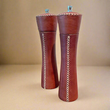 Sal y Pimienta | Leather Salt and Pepper Mills - Nuvé