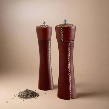 Sal y Pimienta | Leather Salt and Pepper Mills - Nuvé