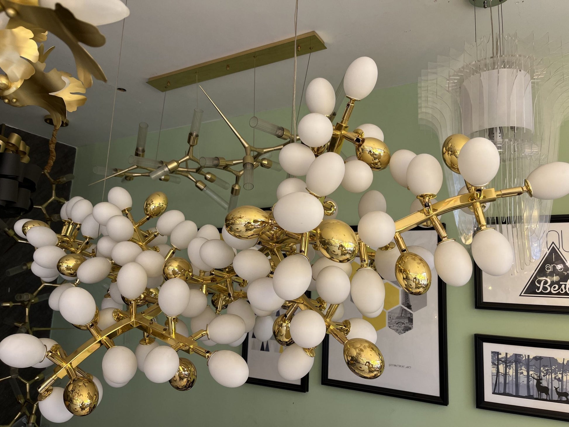 Valiant Chandelier, Horizontal - Nuvé