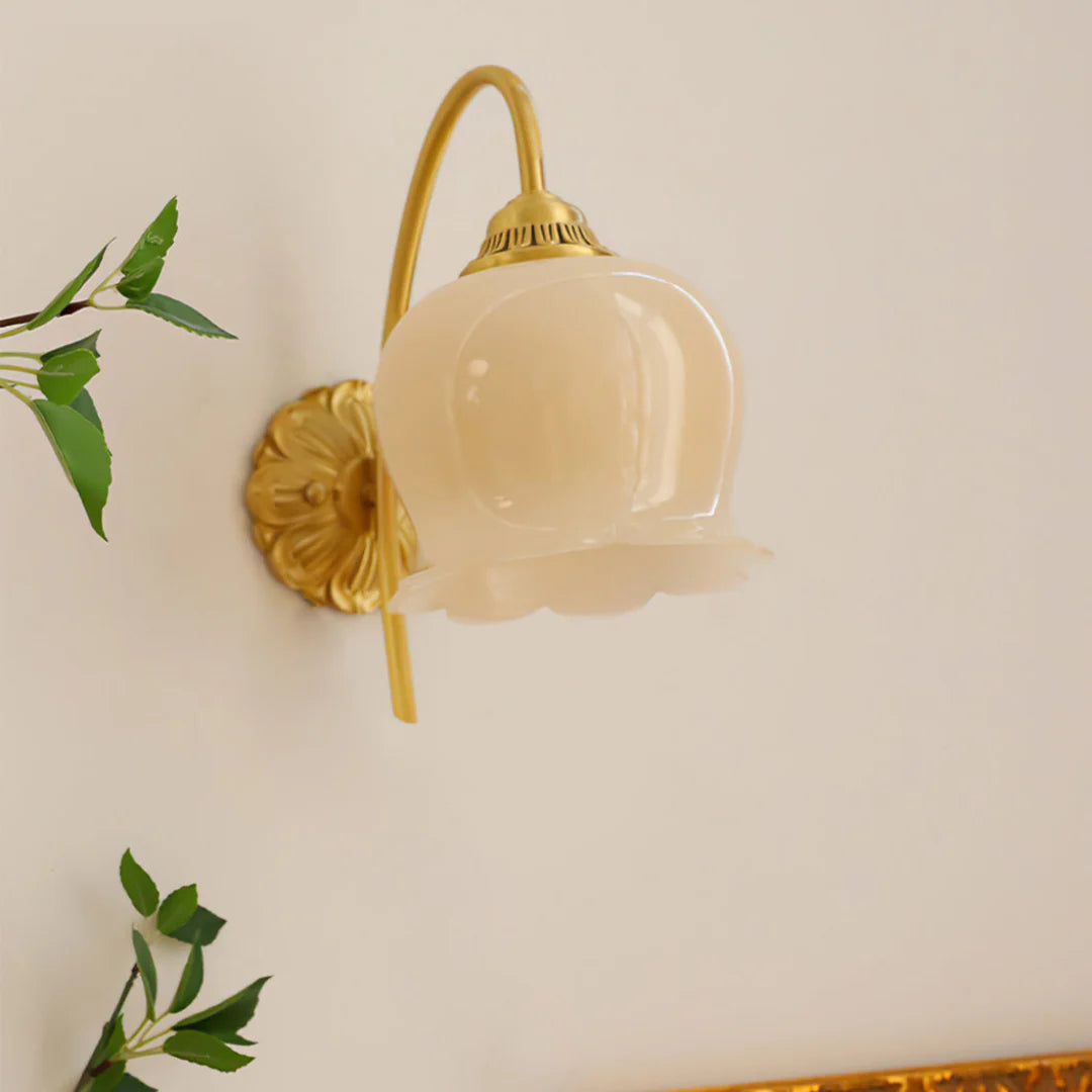 Valley Flower Brass Wall Lamp - Nuvé