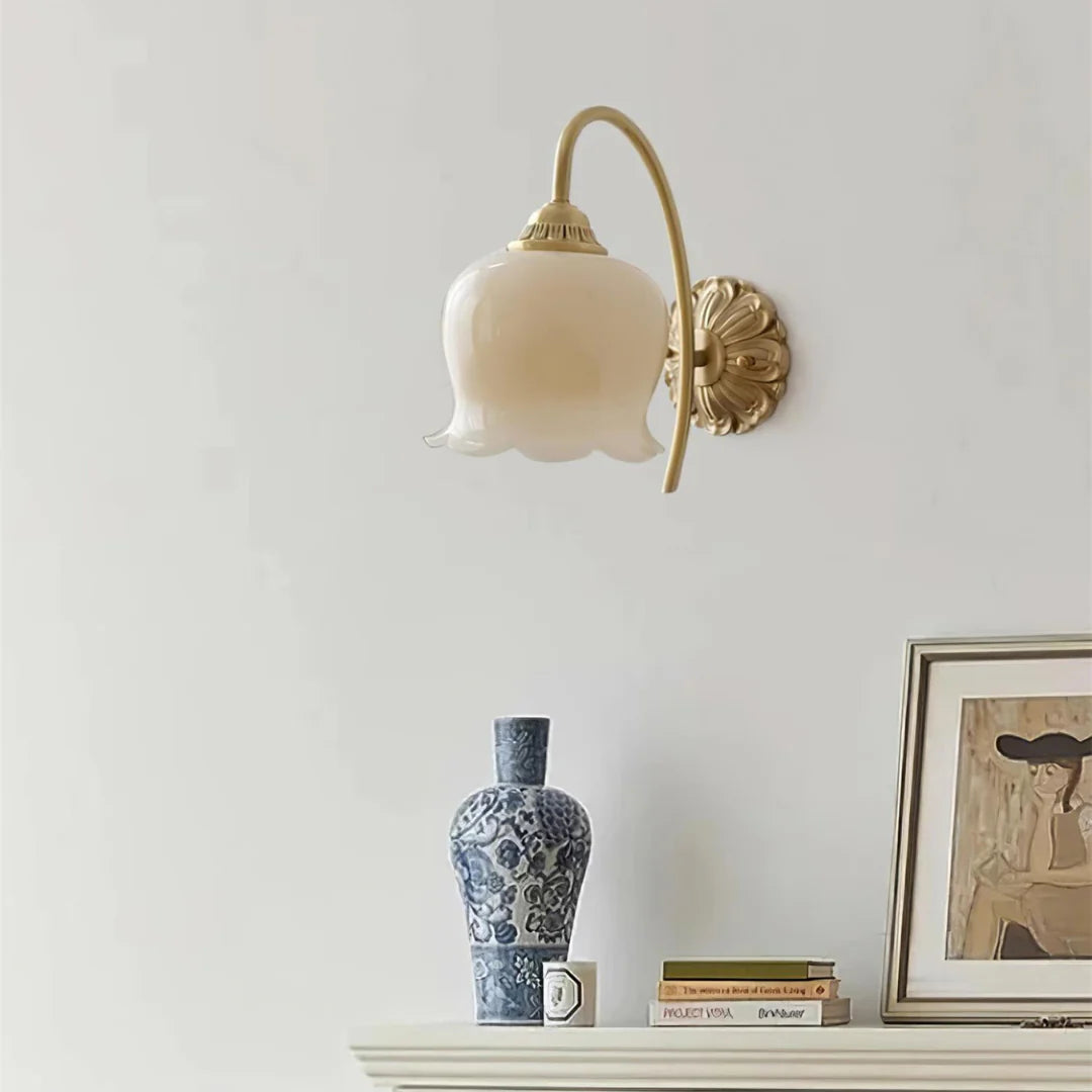 Valley Flower Brass Wall Lamp - Nuvé