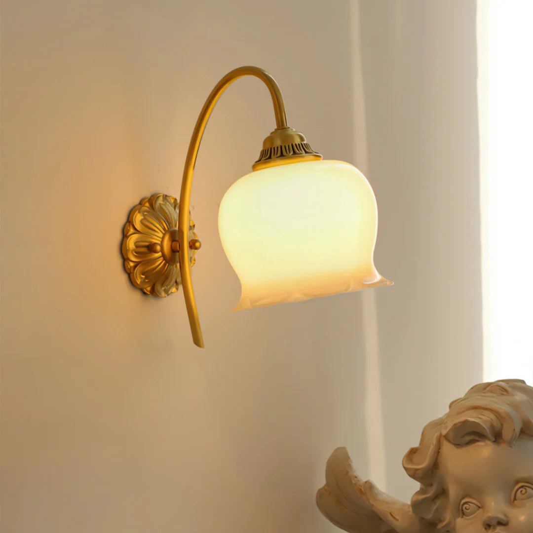 Valley Flower Brass Wall Lamp - Nuvé