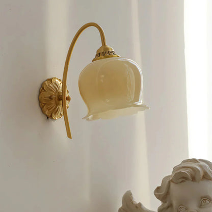 Valley Flower Brass Wall Lamp - Nuvé