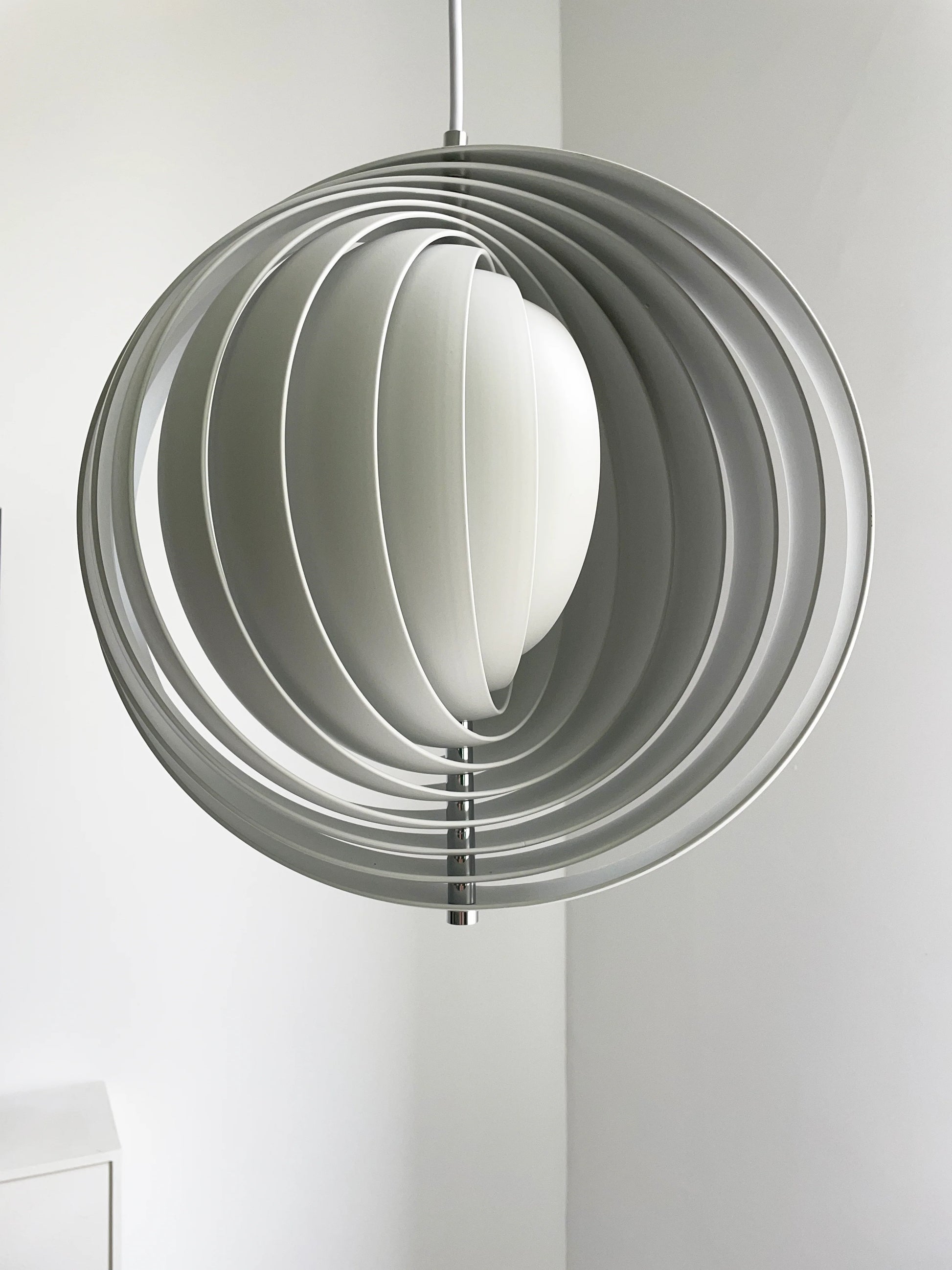 Verpan Moonlight Pendant Lamp - Nuvé