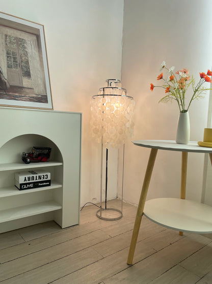 Vintage Shell Floor Lamp - Nuvé