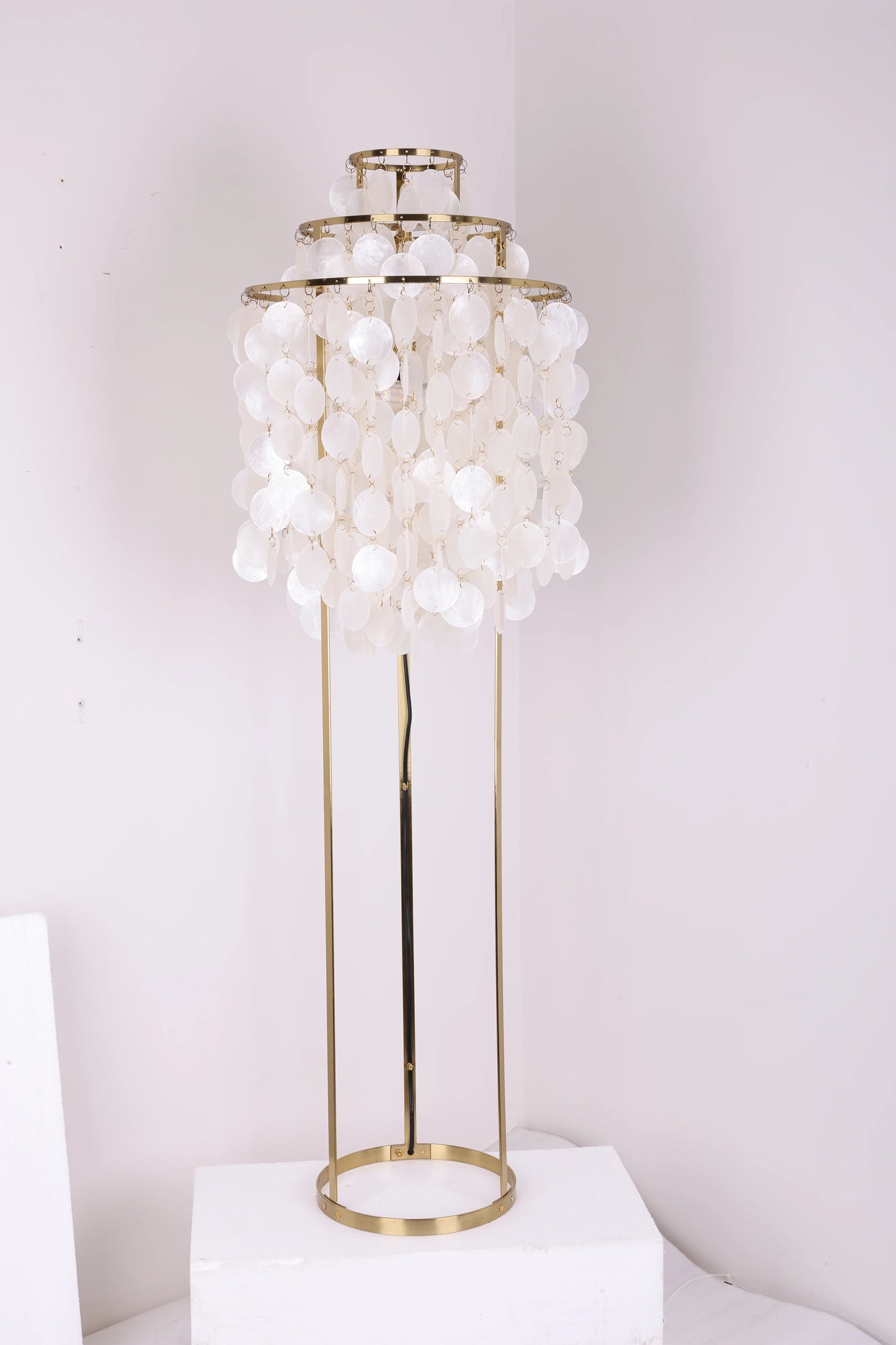 Vintage Shell Floor Lamp - Nuvé