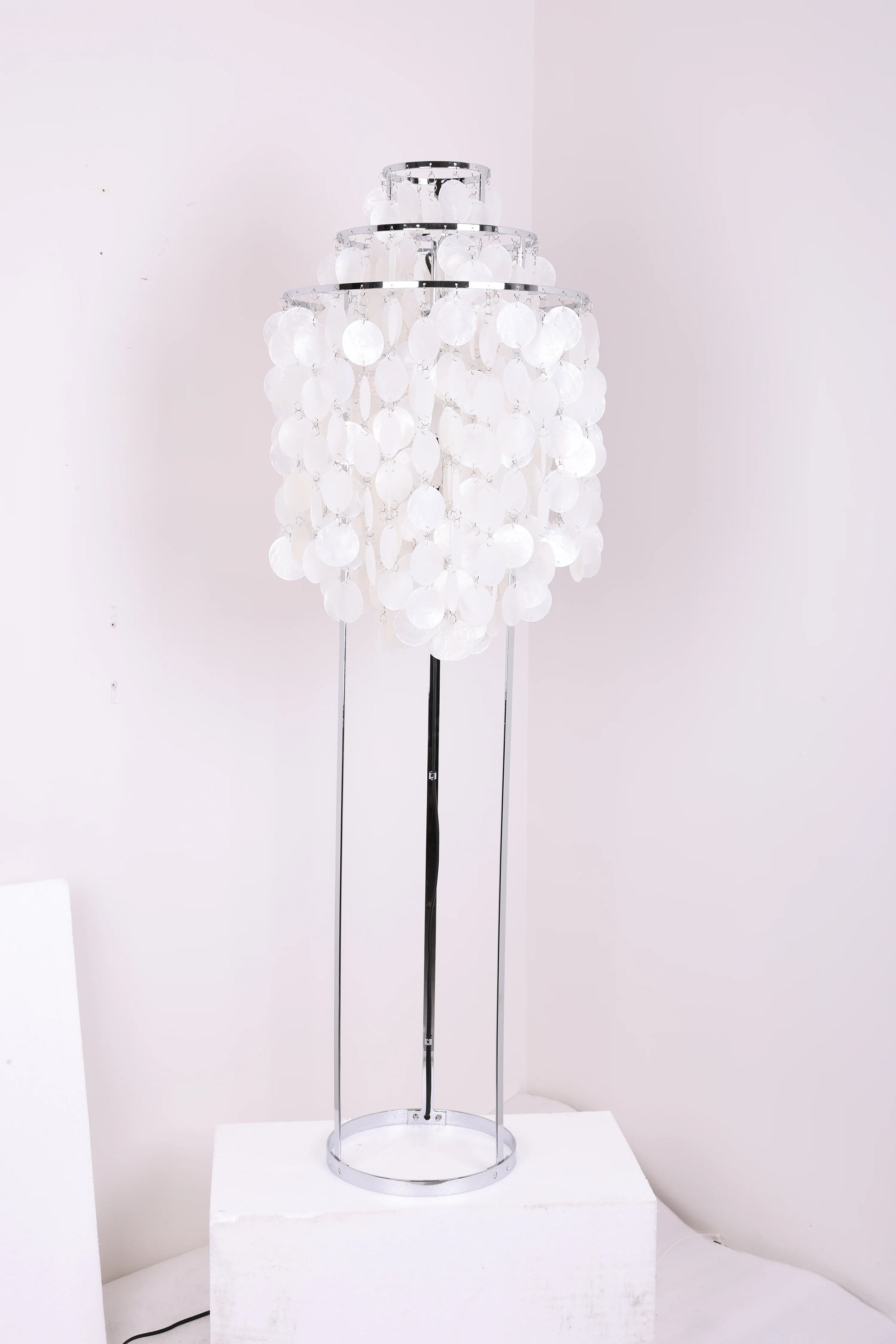 Vintage Shell Floor Lamp - Nuvé