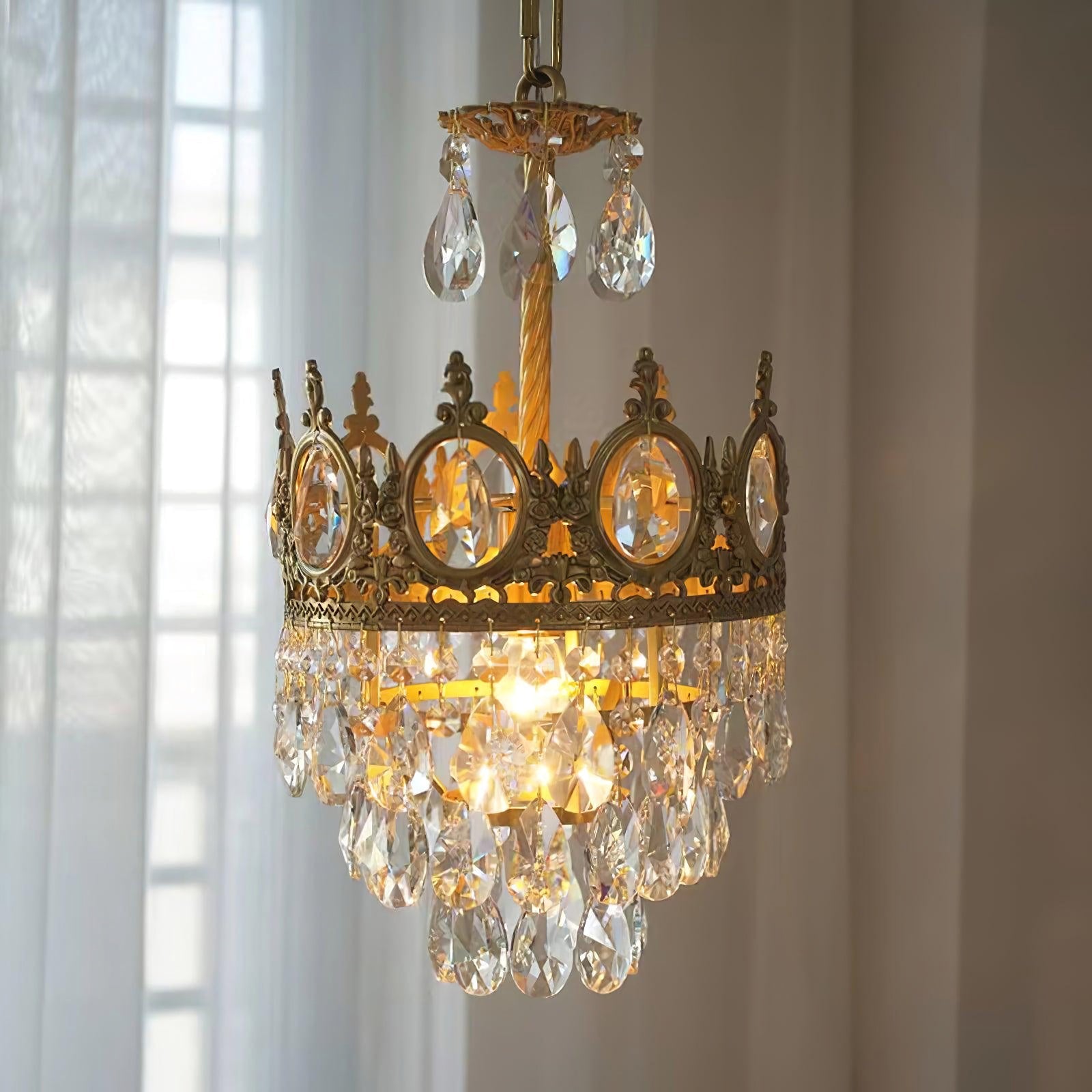 Vintage Crystal Chandelier - Nuvé