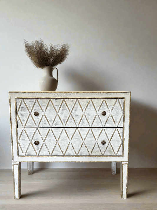 Vintage Dresser with Diamond Pattern in White and Gold - Nuvé
