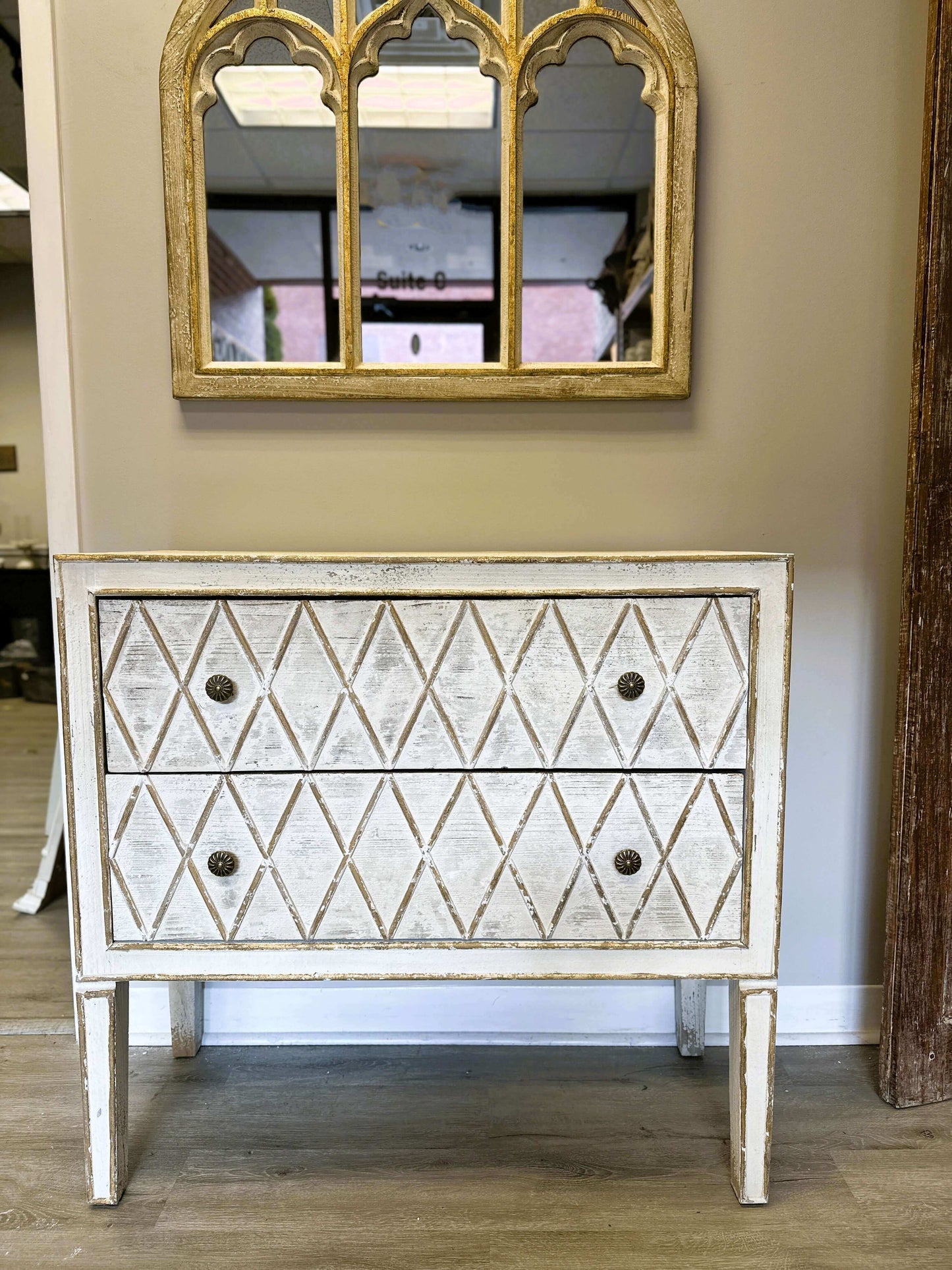 Vintage Dresser with Diamond Pattern in White and Gold - Nuvé