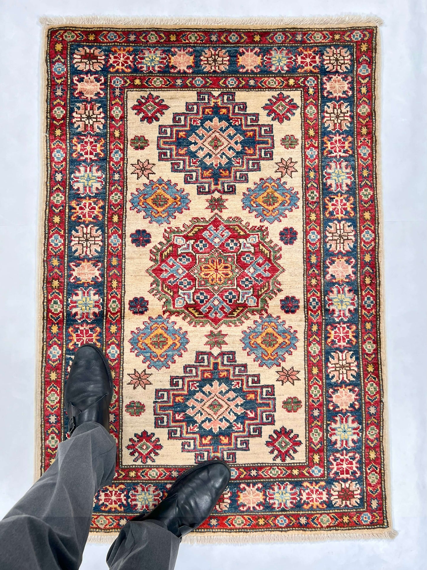 Super Kazak (2'08"x3'11") ivory/navy - Nuvé