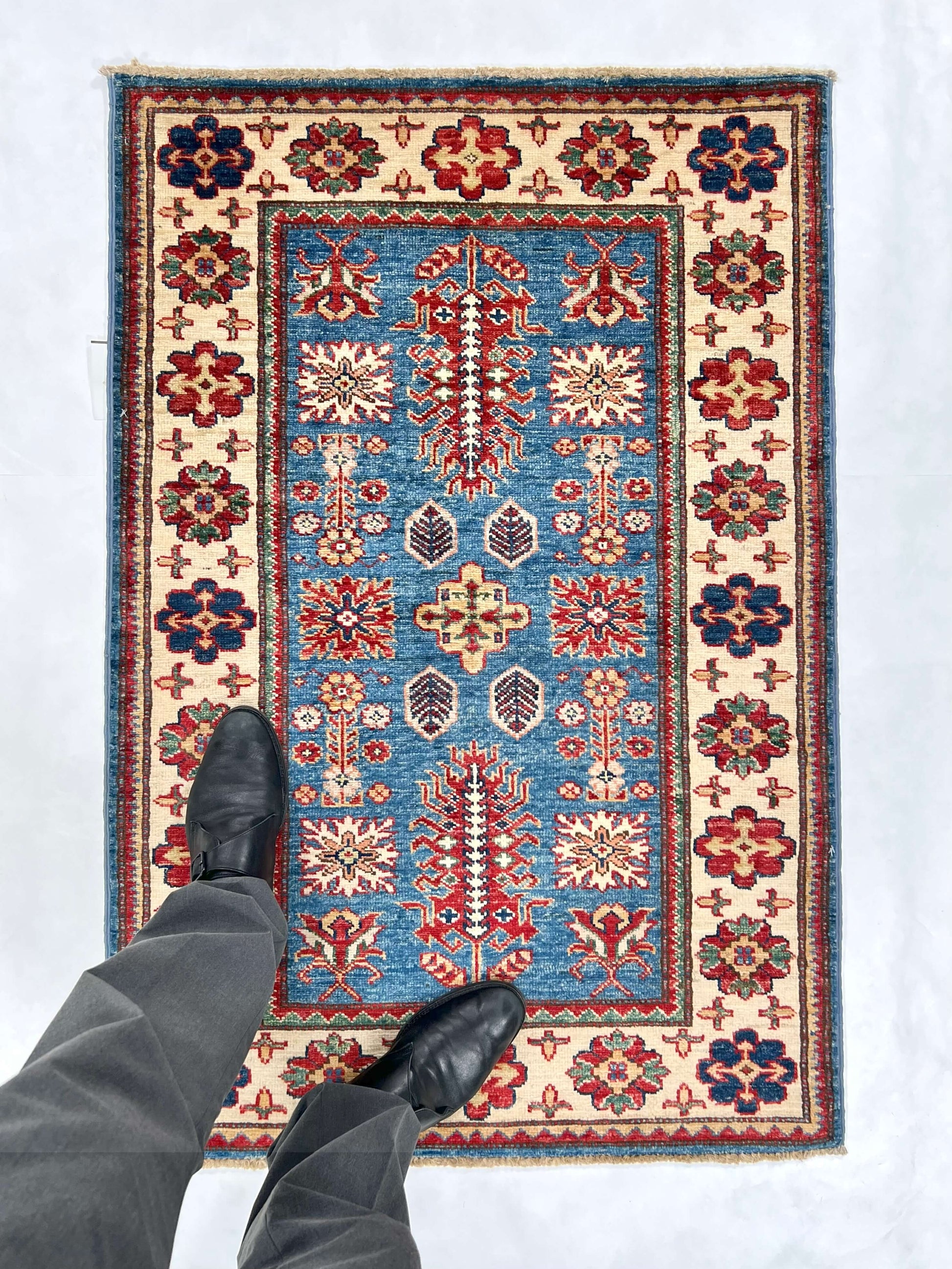 Super Kazak (2'08"x4'00") denim blue/ivory - Nuvé