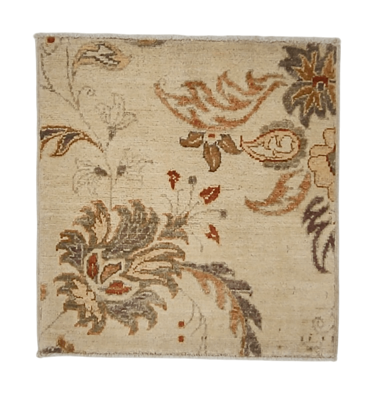 Vegetable-Dye with Silk Accents (18" square) ivory - Nuvé