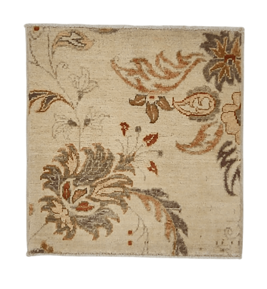 Vegetable-Dye with Silk Accents (18" square) ivory - Nuvé
