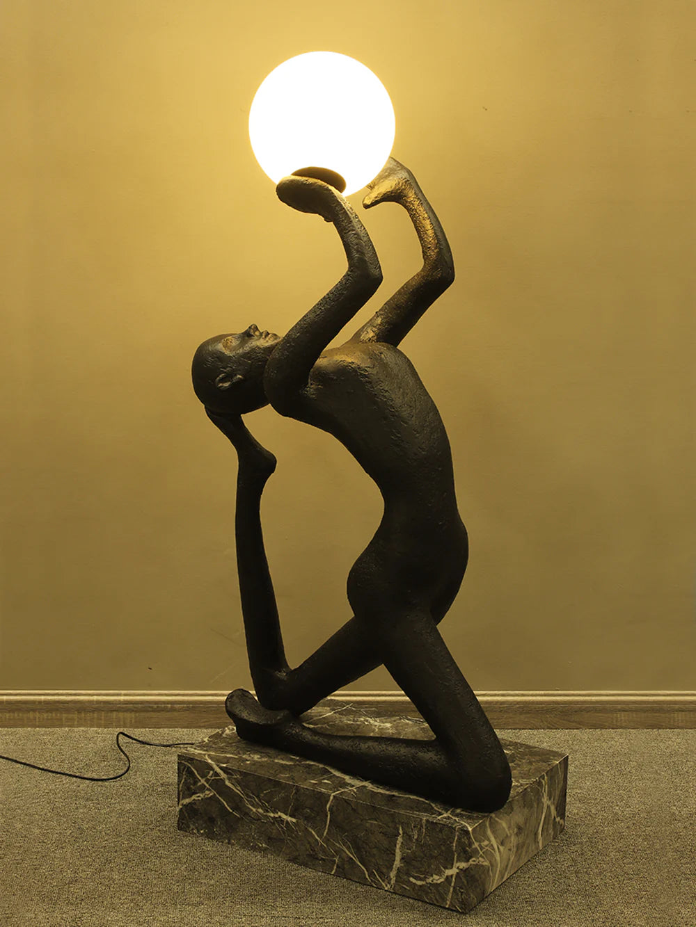 Yoga Sculpture Floor Lamp - Nuvé