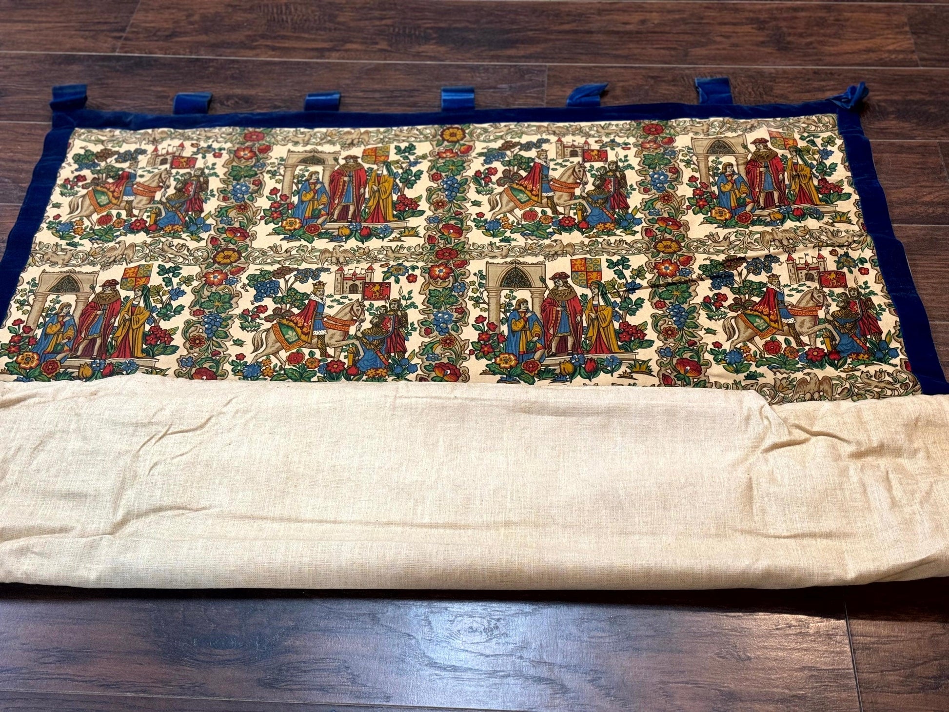 Vintage European Tapestry 4x4, Medievel Design - Nuvé