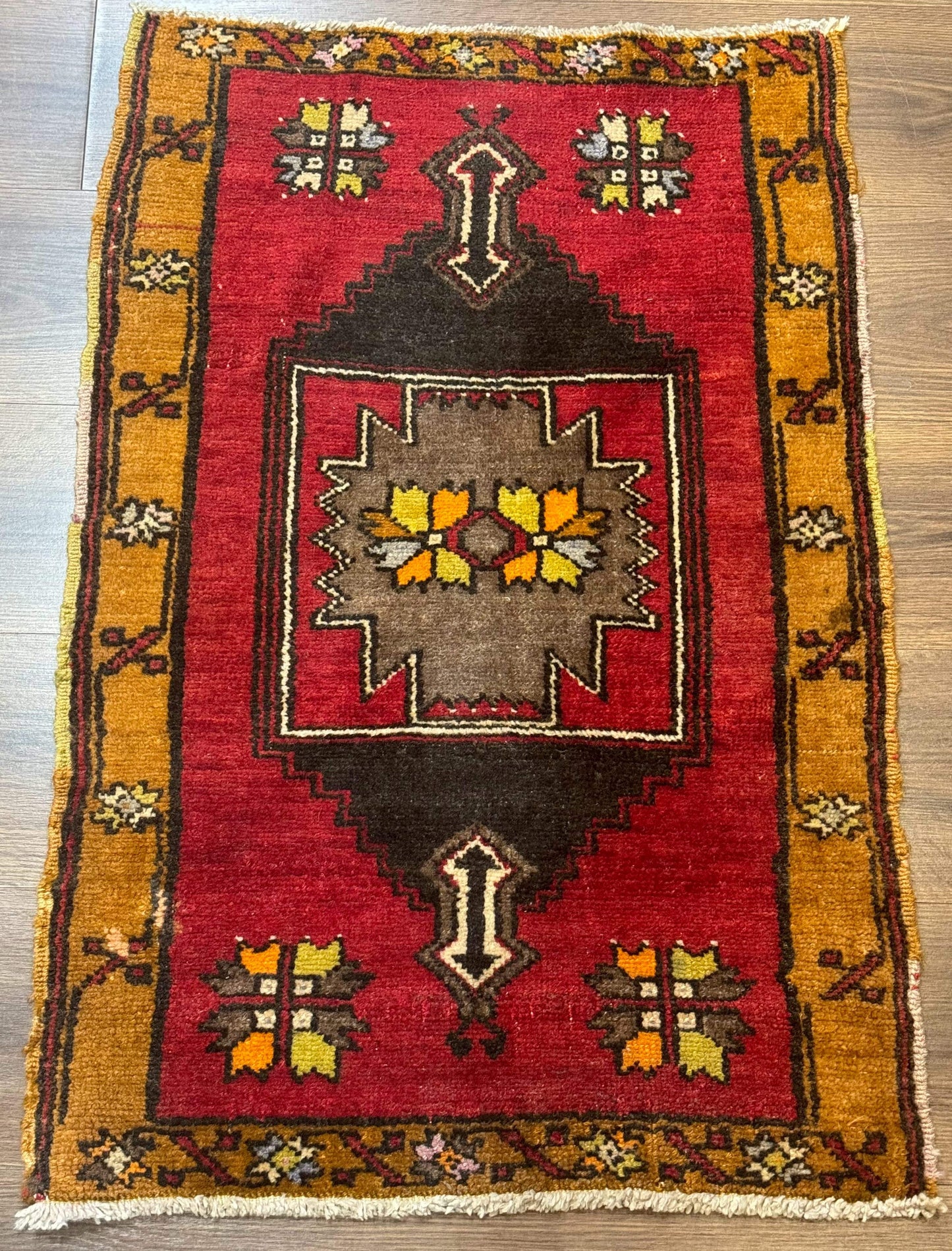 Turkish Yastik Rug 2x3, Geometric Medallion, Small Turkish Wool Rug, Red - Nuvé