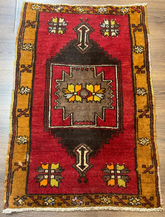 Turkish Yastik Rug 2x3, Geometric Medallion, Small Turkish Wool Rug, Red - Nuvé