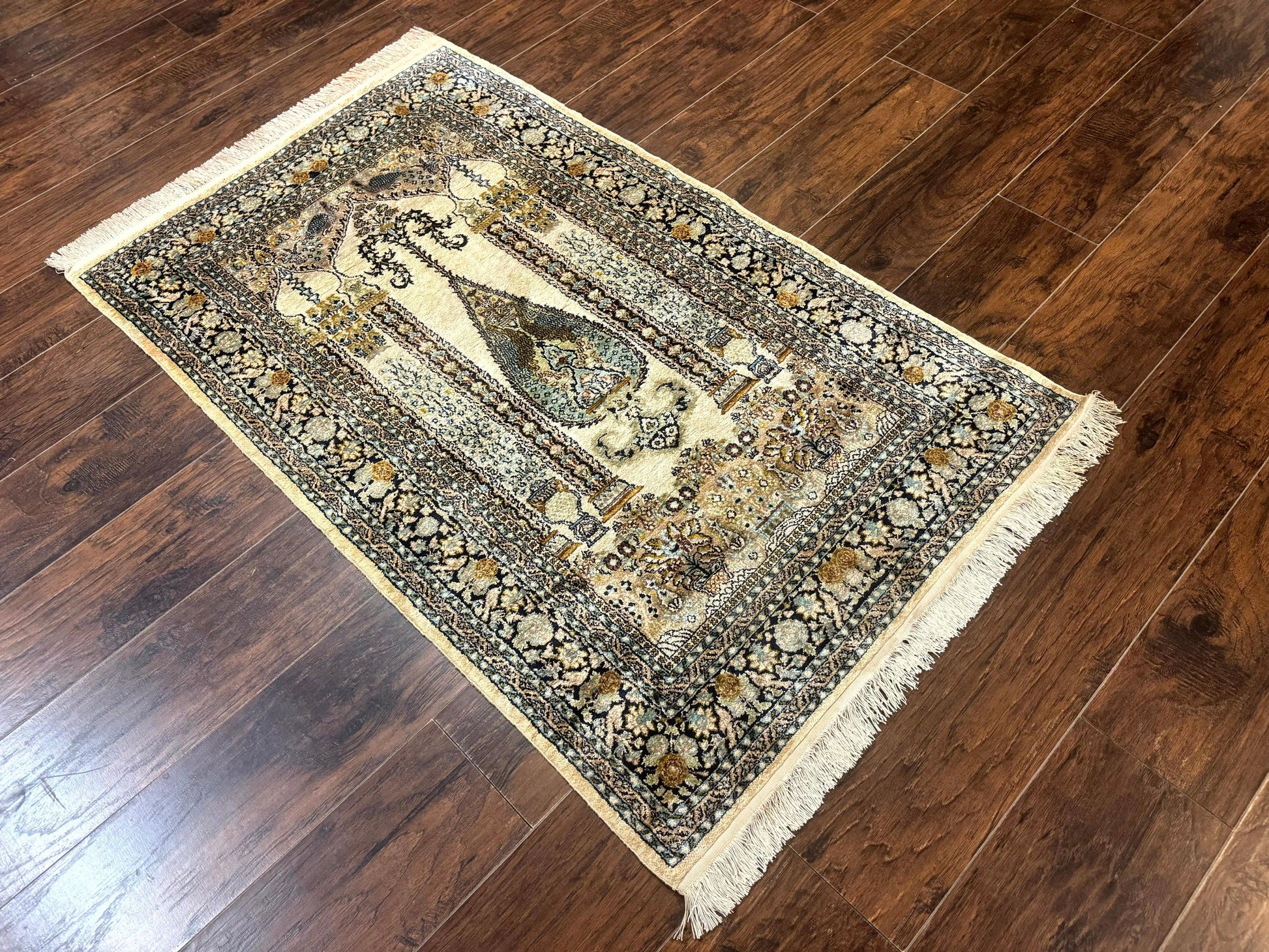 Silk Indian Kashmiri Rug 3x4, Very Fine 400 KPSI, Silk Prayer Rug, Handmade - Nuvé