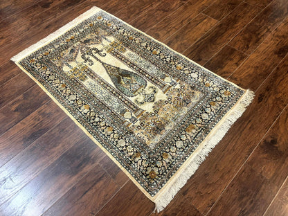 Silk Indian Kashmiri Rug 3x4, Very Fine 400 KPSI, Silk Prayer Rug, Handmade - Nuvé