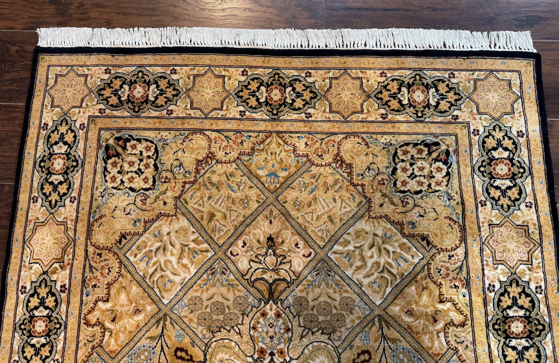 Pak Persian Rug 4x6, Panel Design - Nuvé