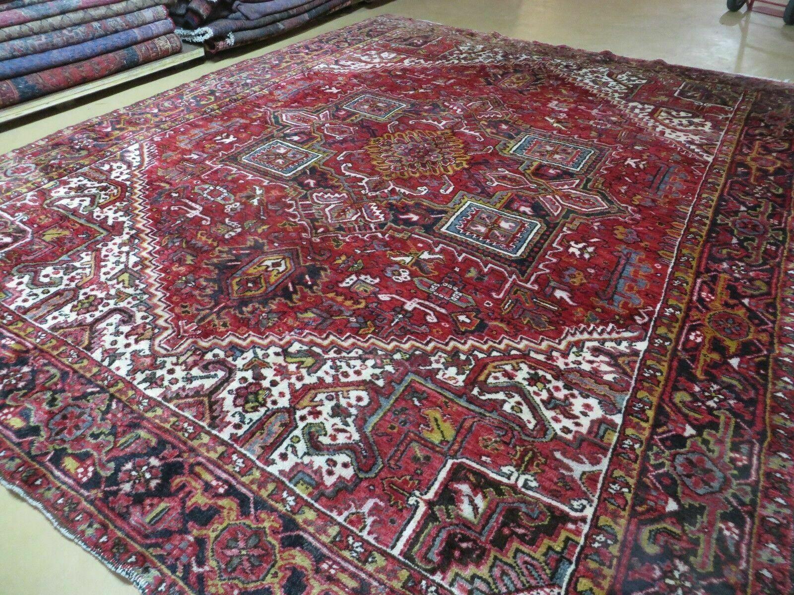 Heriz Rug 9x11, Geometric Persian Carpet Room Sized, Tribal Medallion Rug, Red Ivory Dark Blue Handmade Wool Rug for Living Room Dining Room - Nuvé