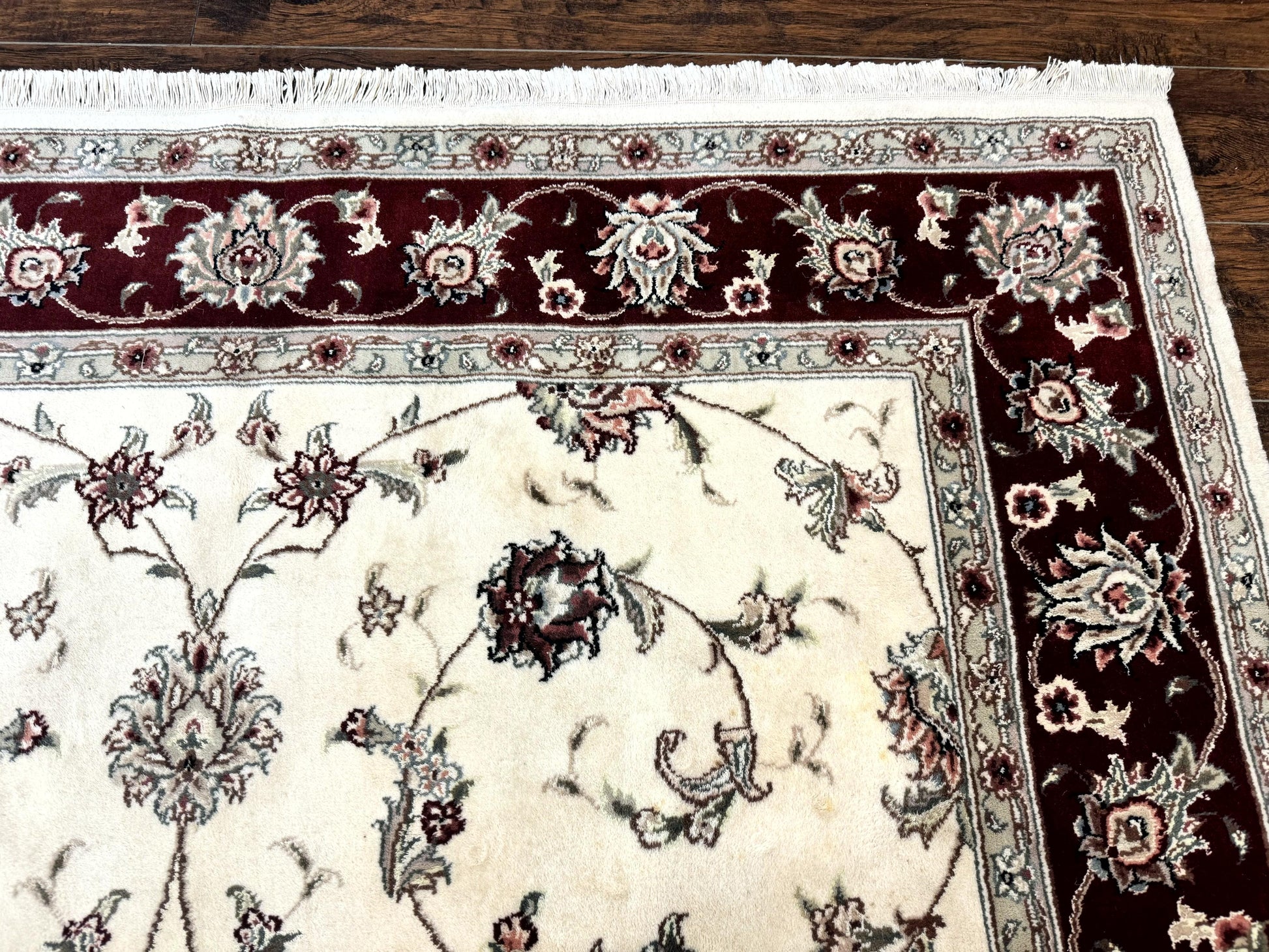 Ivory and Burgundy Pak Persian Rug 6x9 - Nuvé