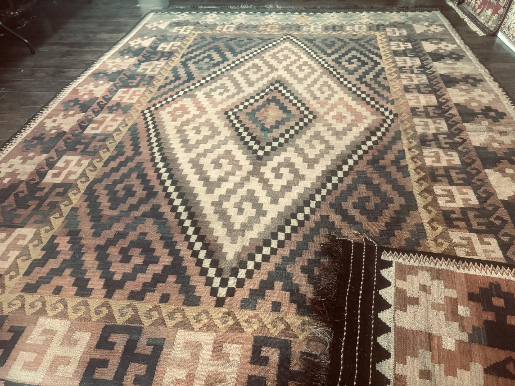 Antique Persian Tribal Kilim Rug 9x12, Zig Zag Pattern Kilim, Zarand Rug, Wool, Earth Tone Colors - Nuvé