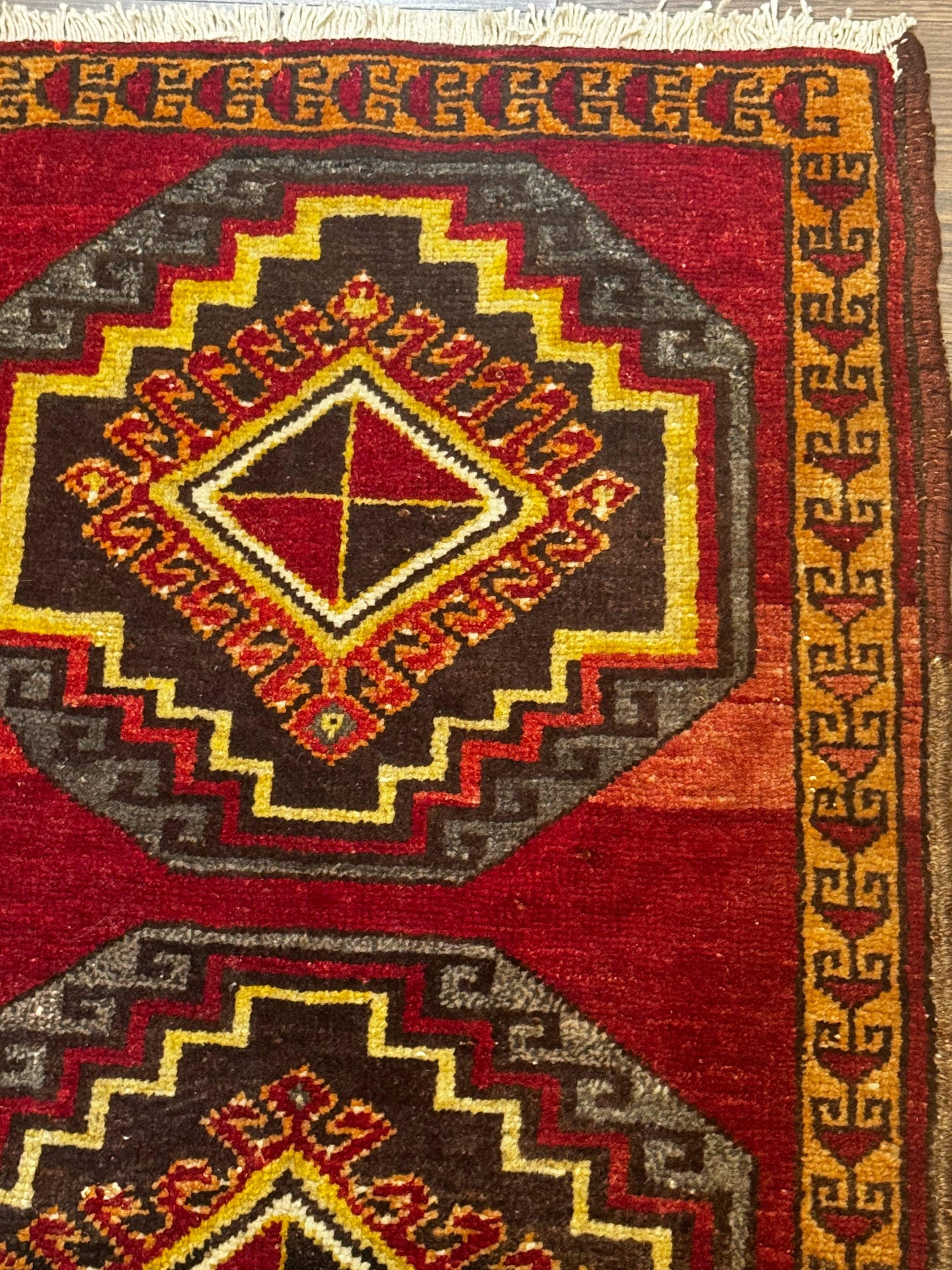Small Antique Turkish Yastik Rug 2x3, Double Medallions, Geometric, Red, Wool - Nuvé