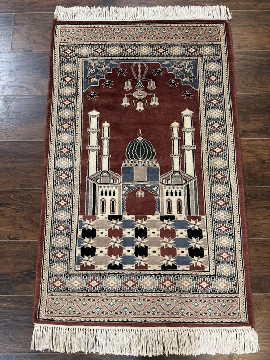 Small Pakistani Bokhara Prayer Rug 2.7 x 4 - Nuvé