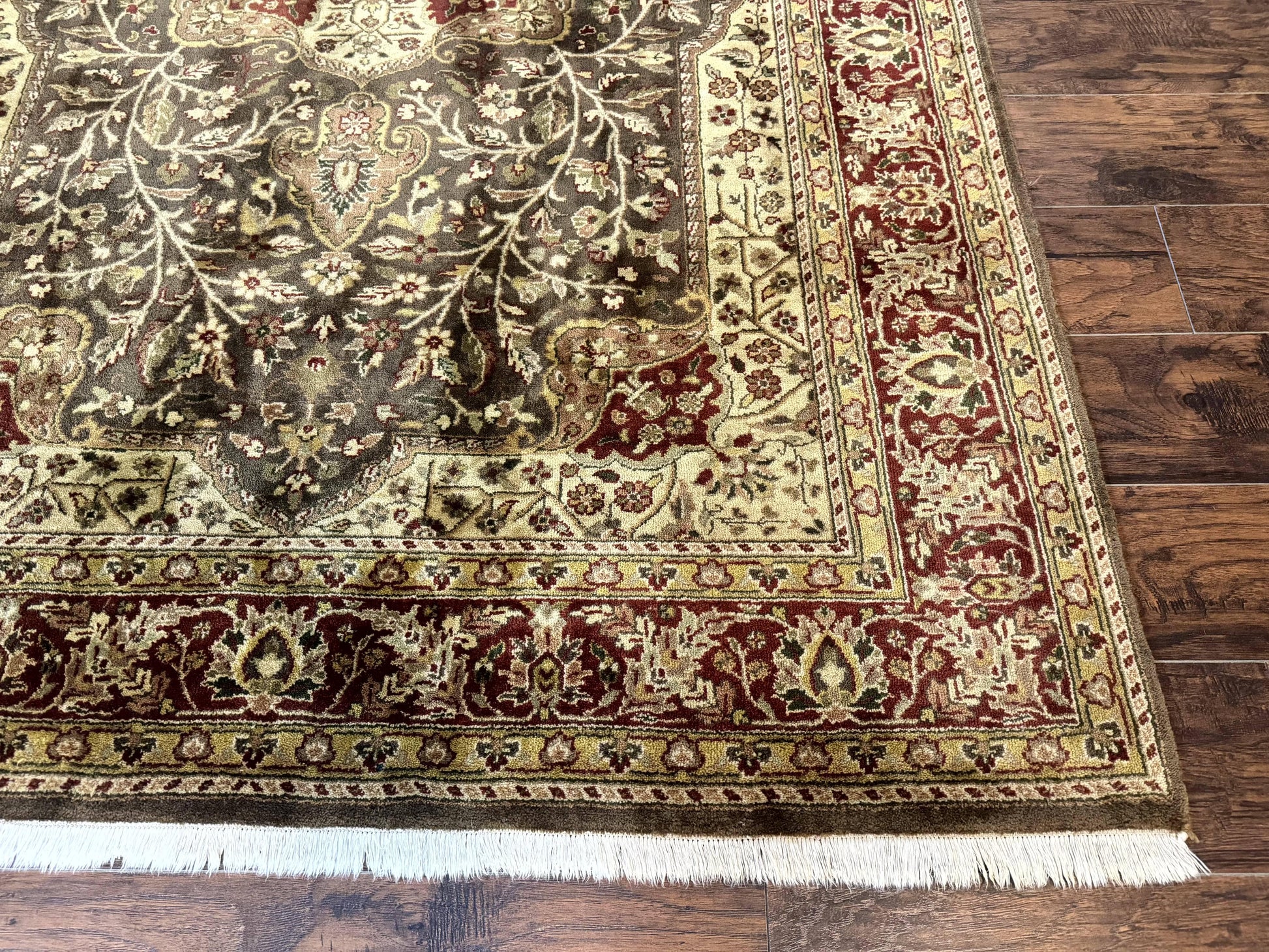 Indo Persian Rug 6x9, Wool Handmade Vintage Rug, Floral Cross Pattern - Nuvé