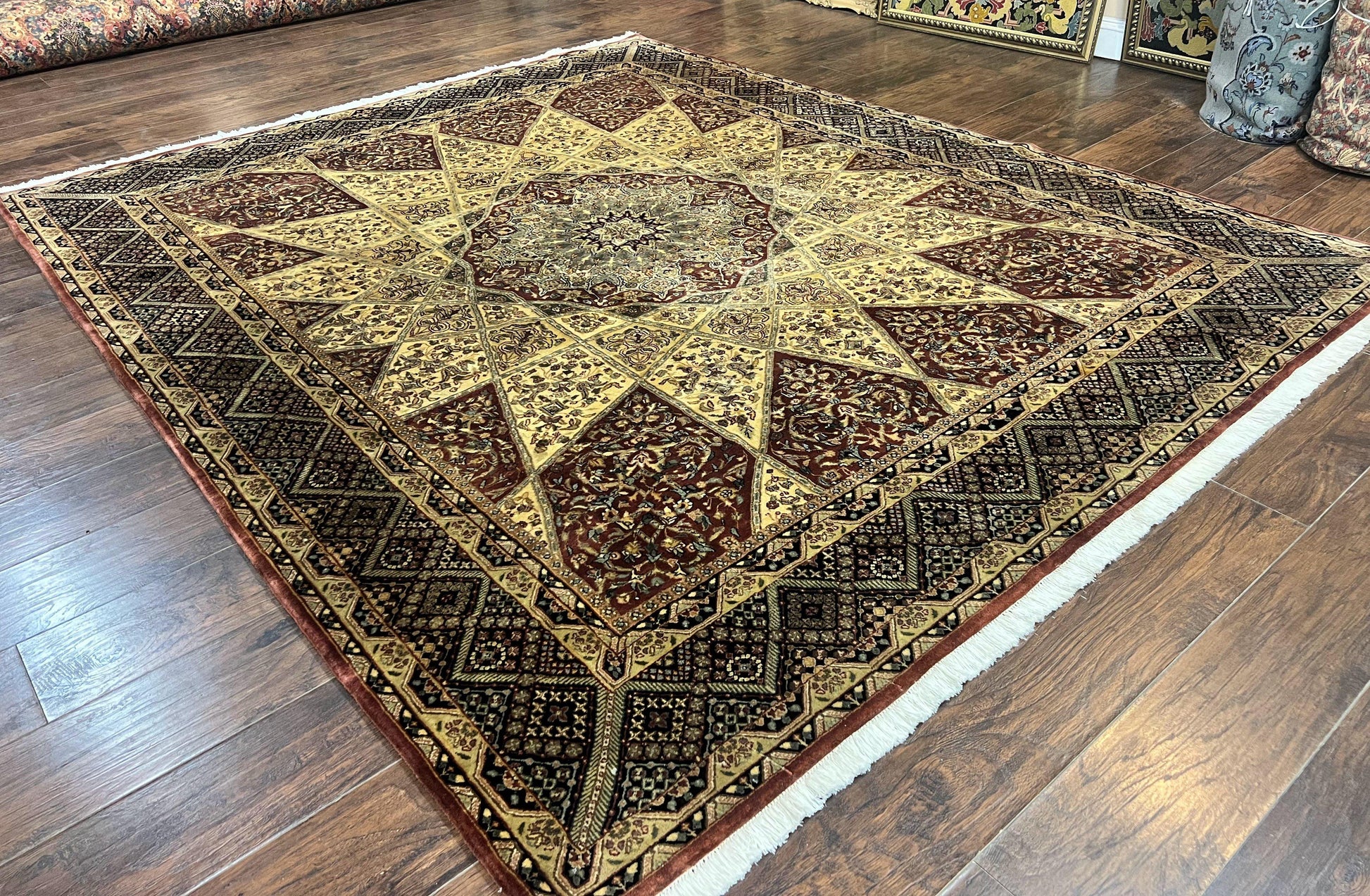 Indo Persian Rug 8x10, Dome Design, 210 KPSI, Handmade Vintage Wool Rug - Nuvé