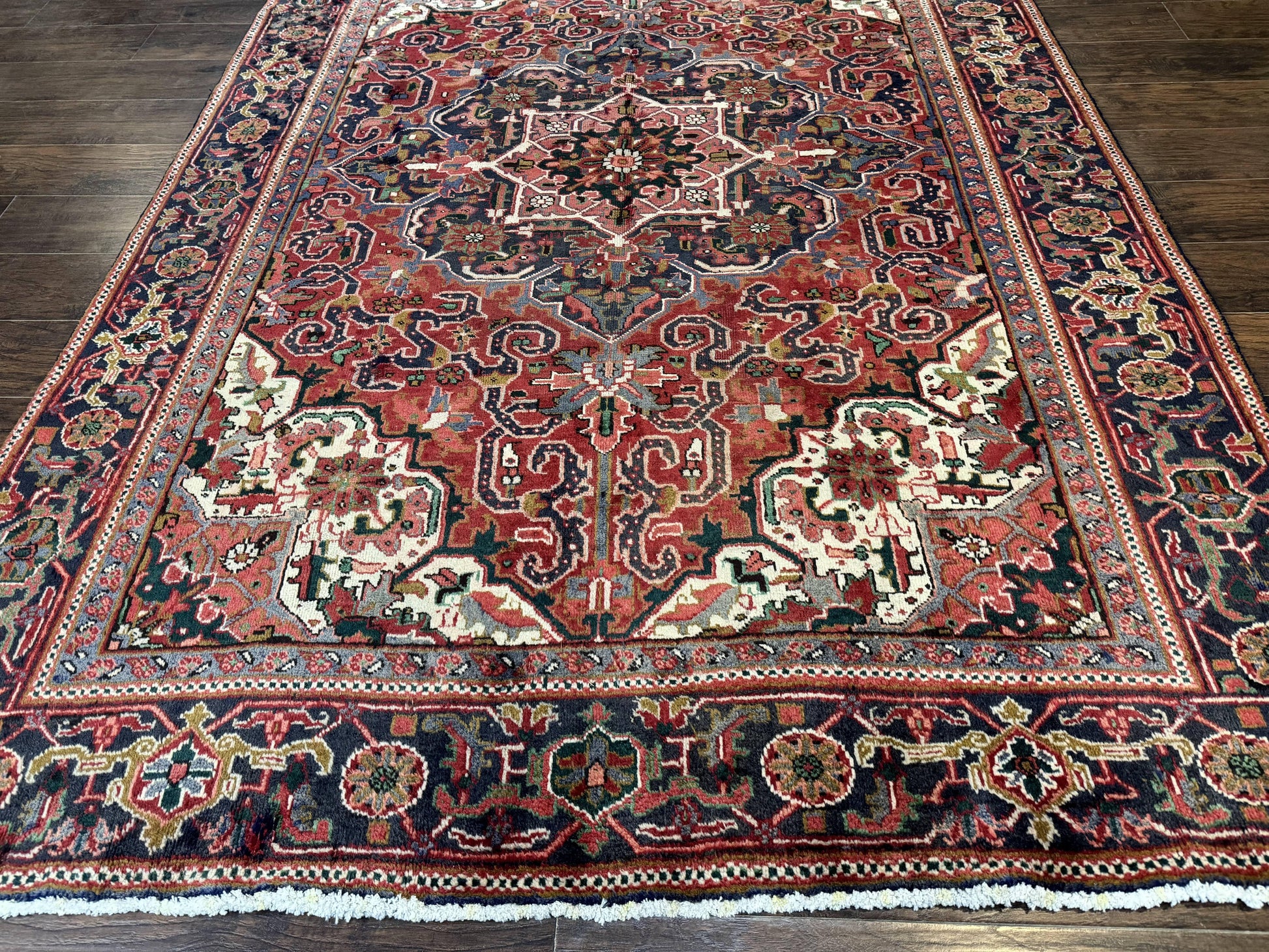 Persian Heriz Rug 6.6 x 9, Geometric Wool Persian Carpet - Nuvé
