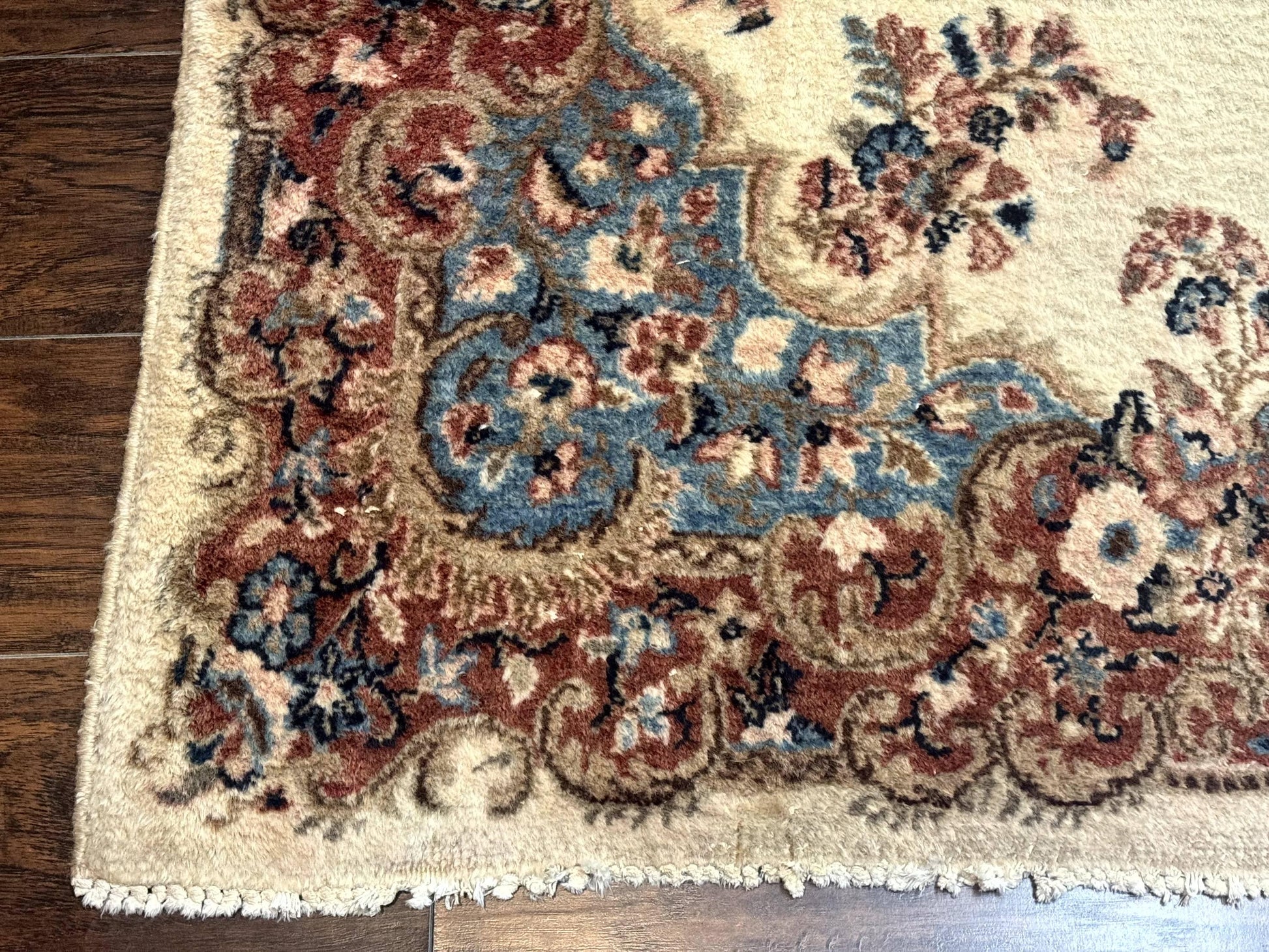 Square Persian Kerman Rug, Beige/Cream and Light Blue, Traditional Persian Rug, 5.5 x 5.5 ft - Nuvé