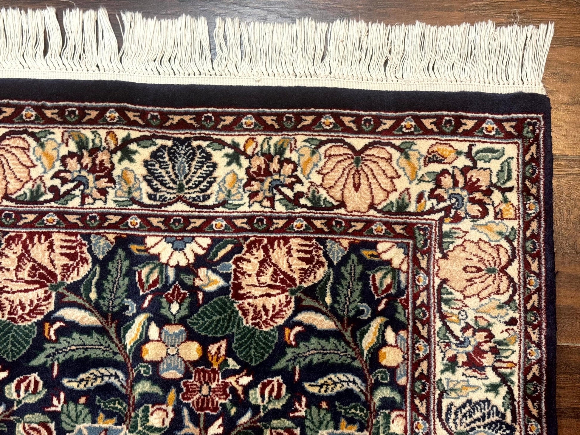 Square Pak Persian Small Rug 2.7 x 2.7, William Morris Design, Dark Green, Floral, Handmade - Nuvé