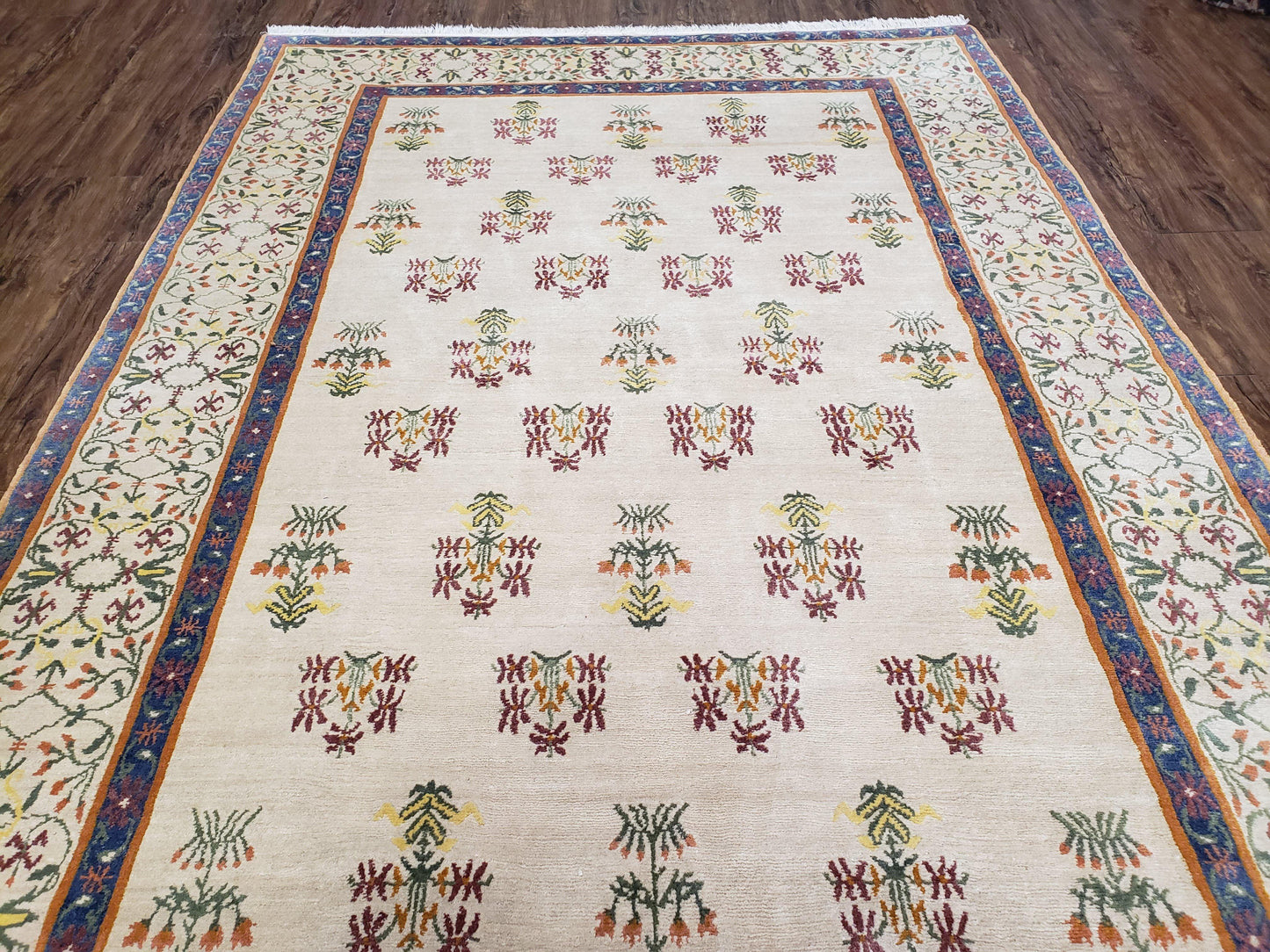 Tufenkian Rug 5.9 x 8.6, Tibetan Nepalese Rug, Hand Knotted, Soft Shiny Wool, Repeated Motifs, Contemporary Modern, Area Rug 6x9, Vintage - Nuvé