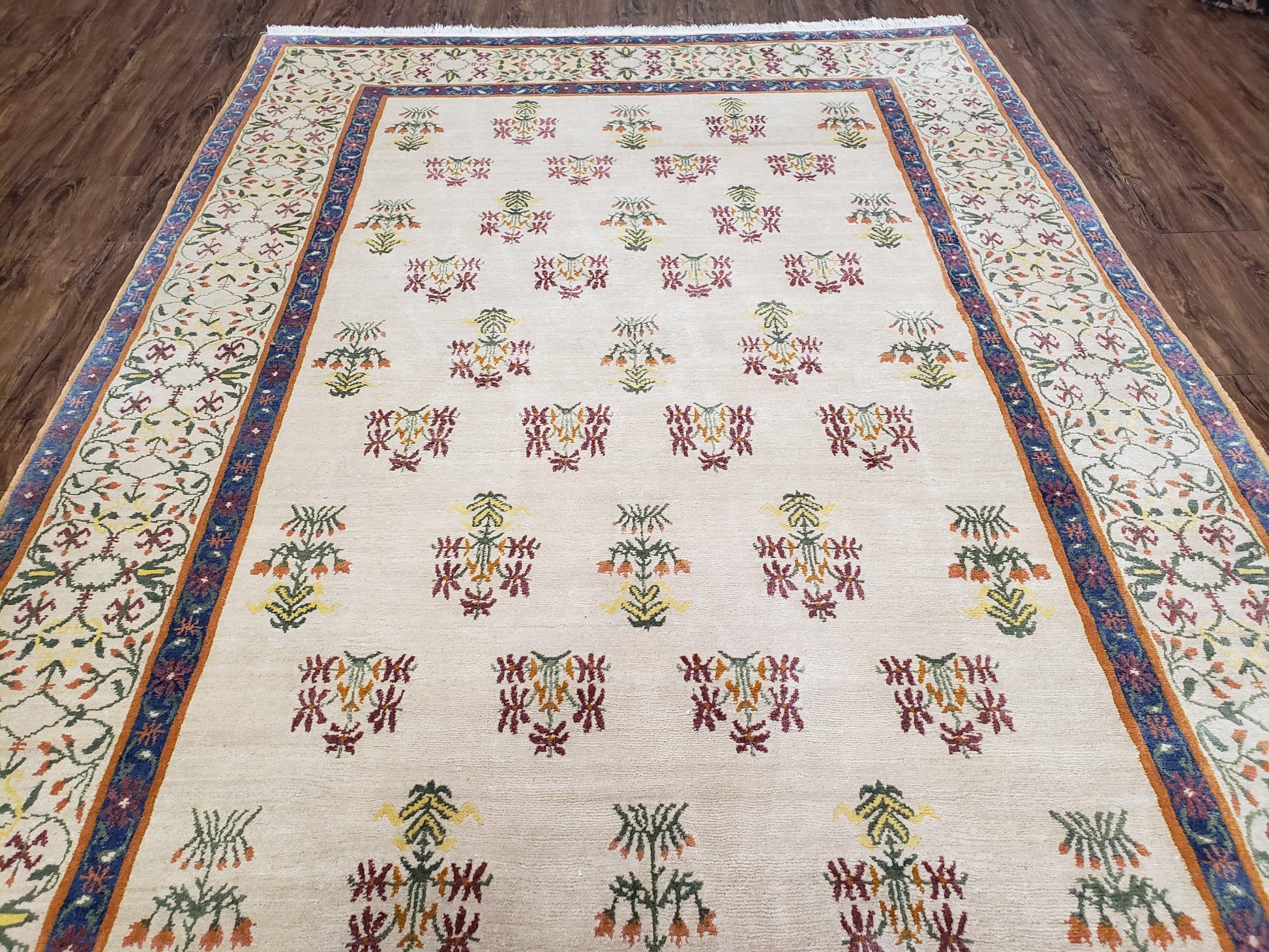 Tufenkian Rug 5.9 x 8.6, Tibetan Nepalese Rug, Hand Knotted, Soft Shiny Wool, Repeated Motifs, Contemporary Modern, Area Rug 6x9, Vintage - Nuvé