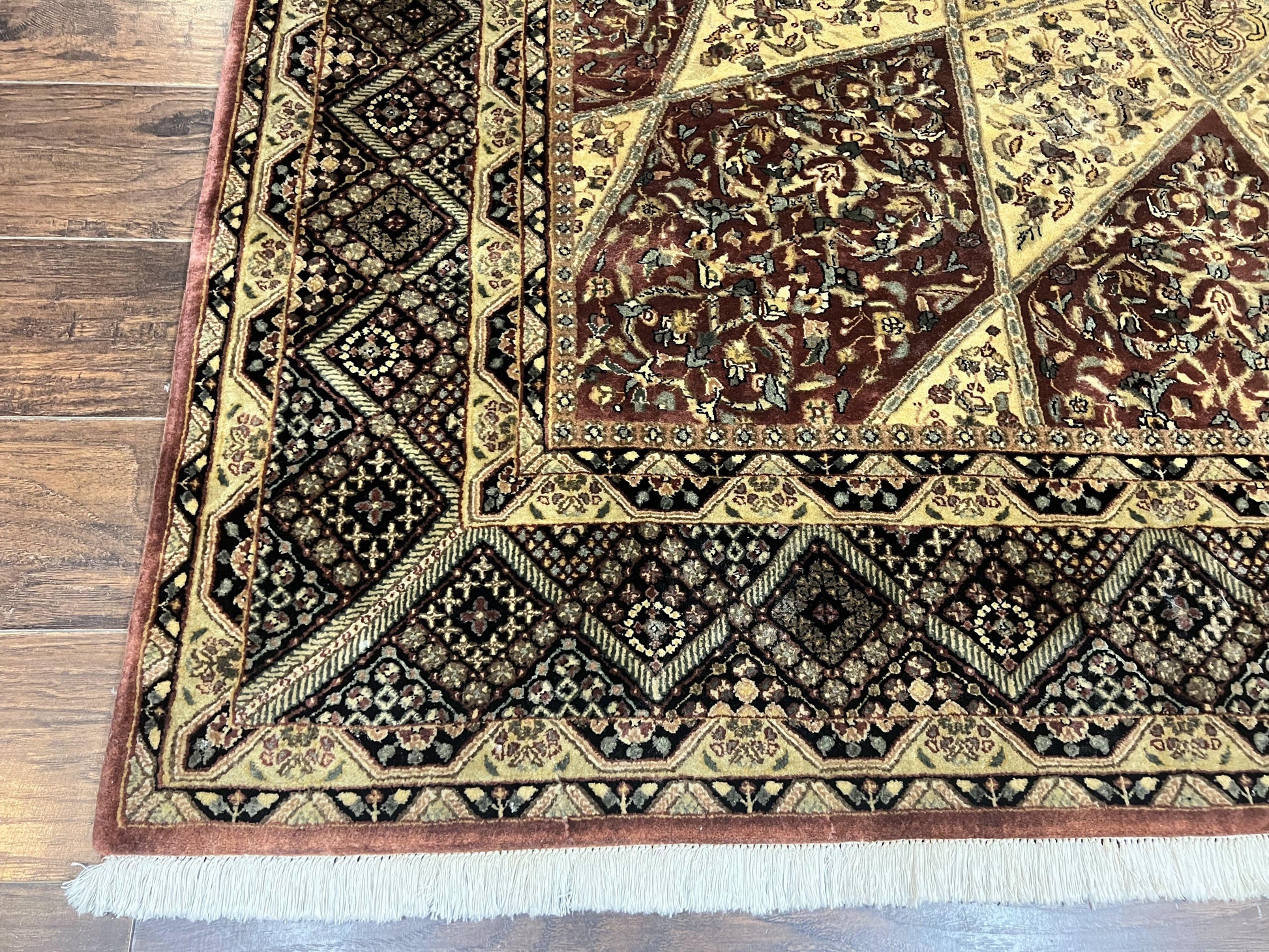 Indo Persian Rug 8x10, Dome Design, 210 KPSI, Handmade Vintage Wool Rug - Nuvé