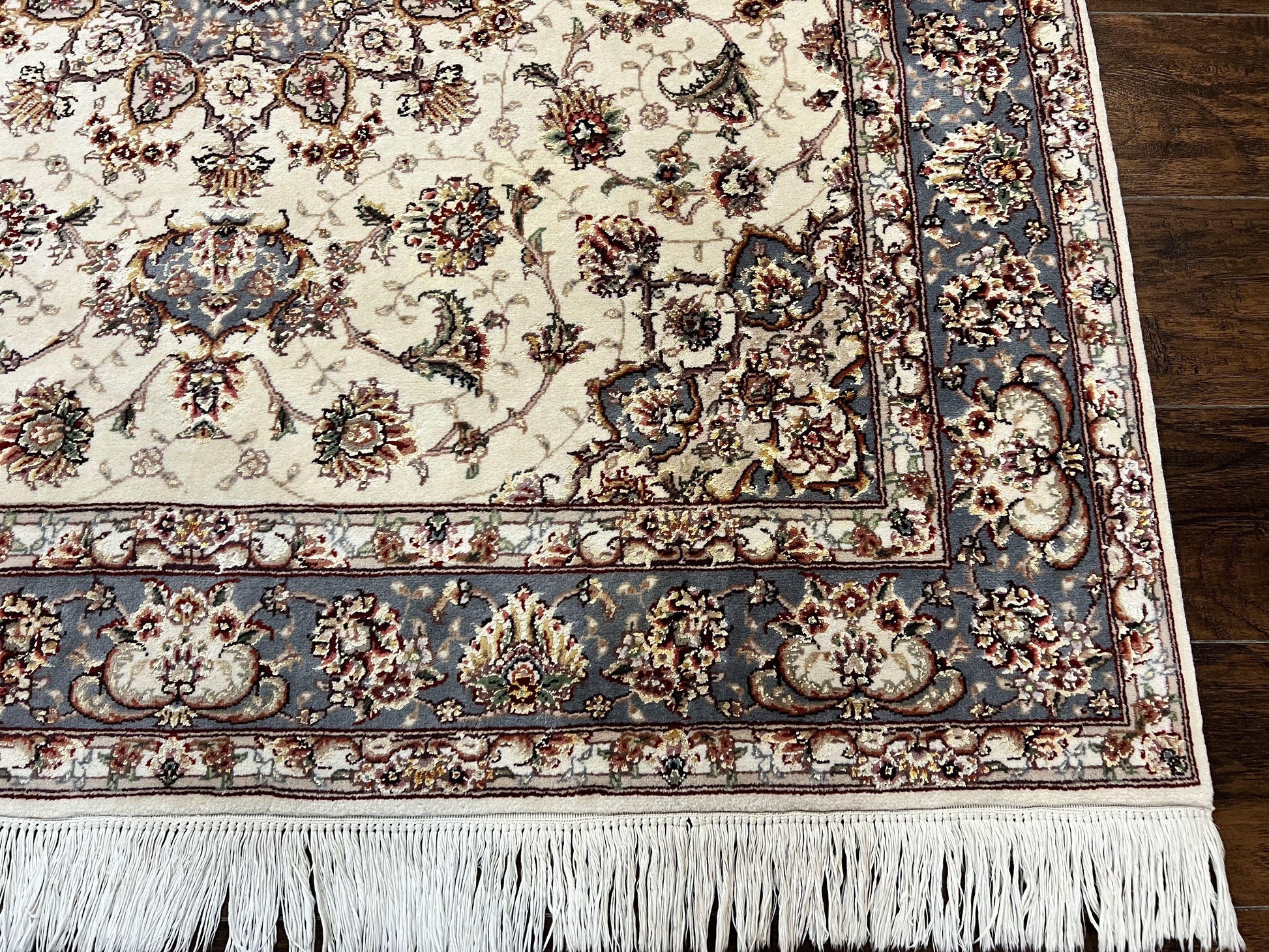 Sino Persian Square Rug 5x5, Very Fine Oriental Carpet, Wool & Silk Highlights, Ivory, Hand Knotted Handmade Vintage Traditional Rug - Nuvé