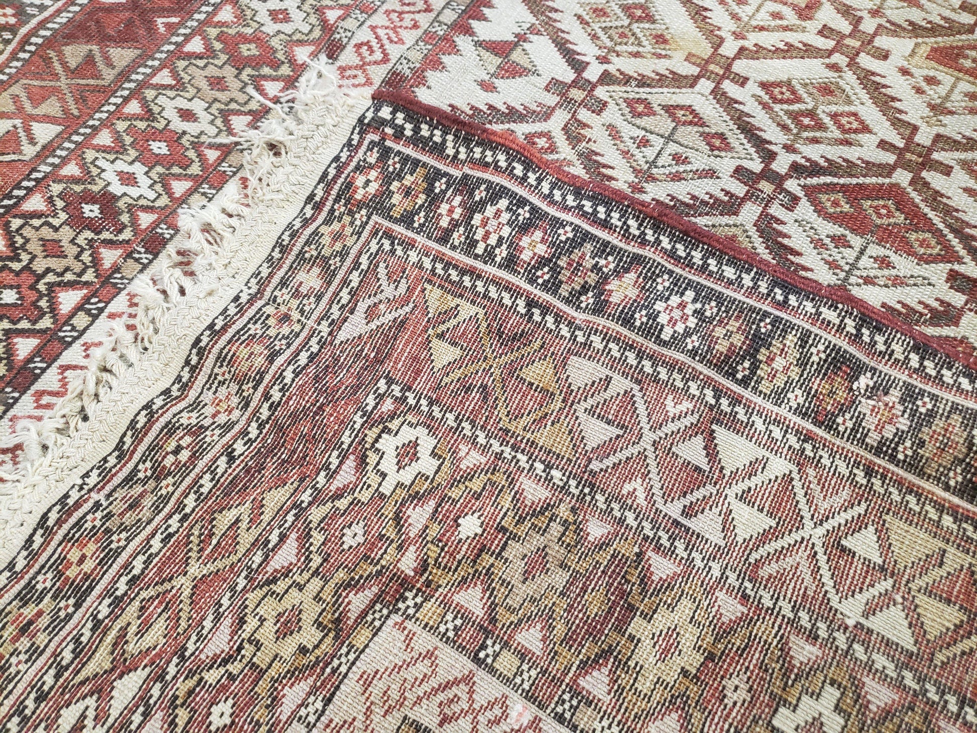 Antique Caucasian Shirvan Rug 4x6, Dagestan Area Rug, Wool Hand-Knotted Soft Red & Ivory 1920s Oriental Carpet, Soft Muted Colors - Nuvé