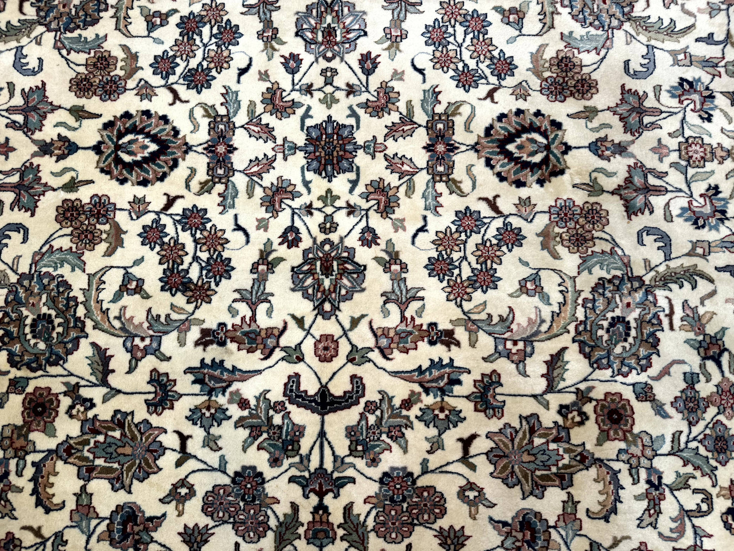 Indo Persian Rug 9x12, Allover Floral Pattern, Ivory & Green, Traditional Oriental Carpet - Nuvé