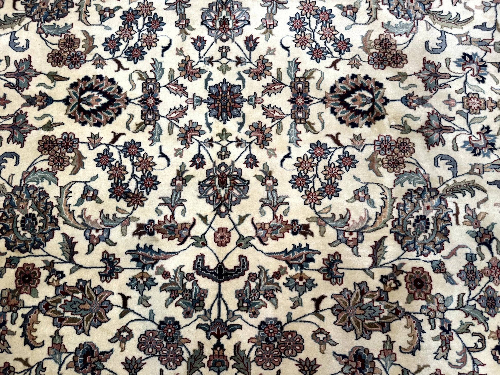 Indo Persian Rug 9x12, Allover Floral Pattern, Ivory & Green, Traditional Oriental Carpet - Nuvé